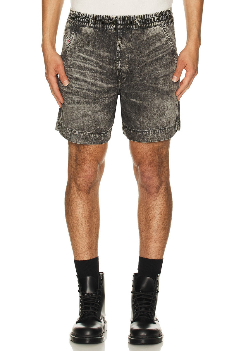 Diesel D-Tenni Short outlook