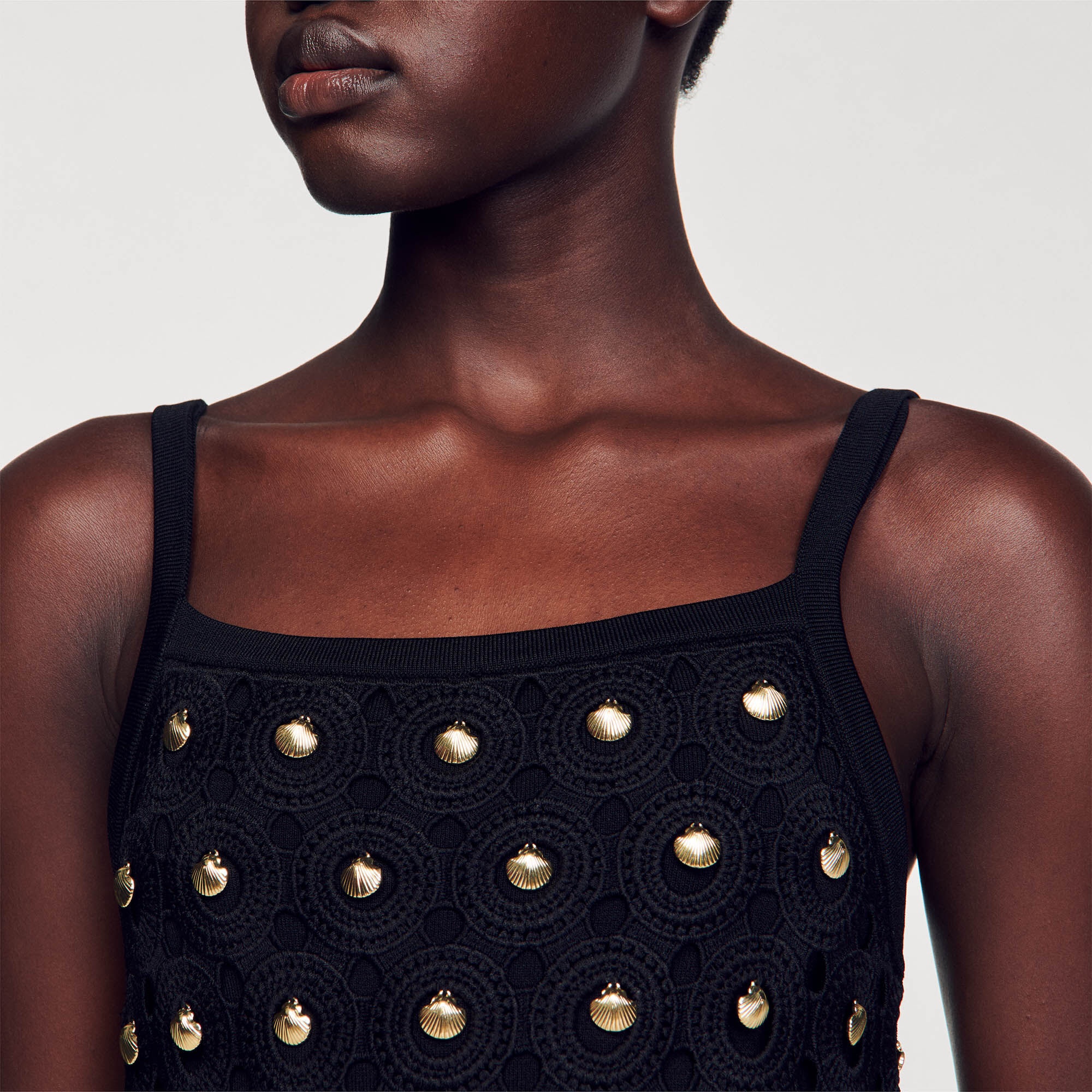 SHORT DRESS WITH SHELL PENDANTS - 4