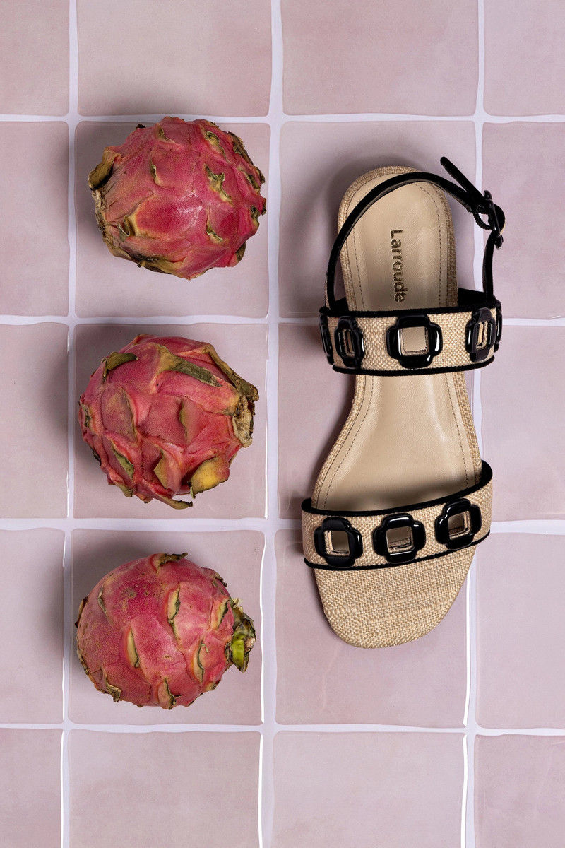 Larroudé Milan Flat Sandal In Beige Raffia and Black Trimming outlook