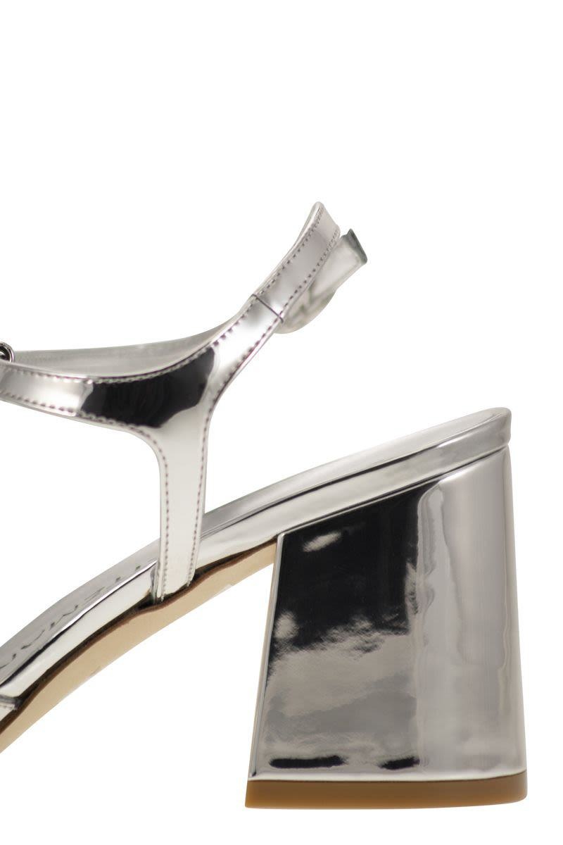 STUART WEITZMAN FLAREBLOCK - MIRRORED LEATHER T-SANDAL - 7