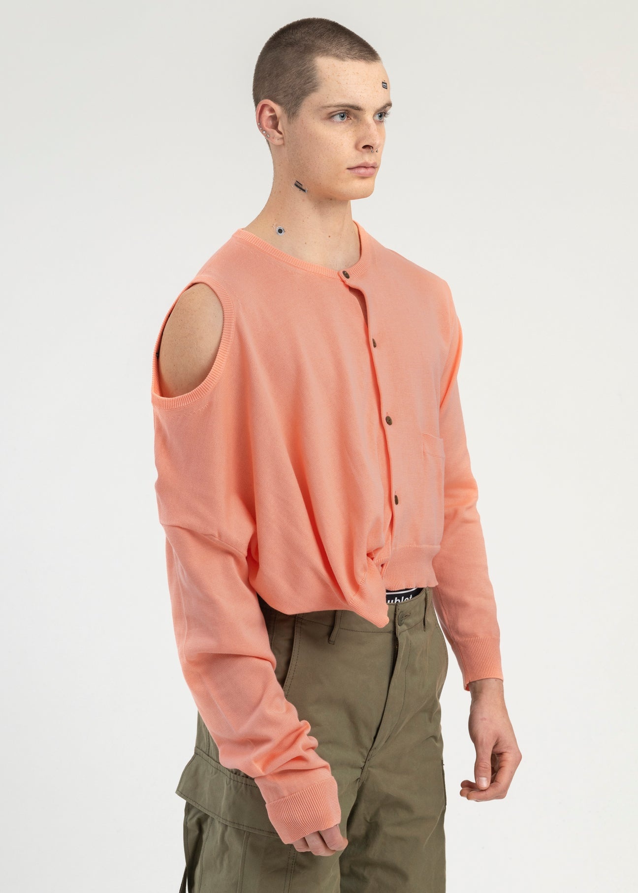PINK AI IMAGE GENERATION MISTAKE KNITWEAR - 4