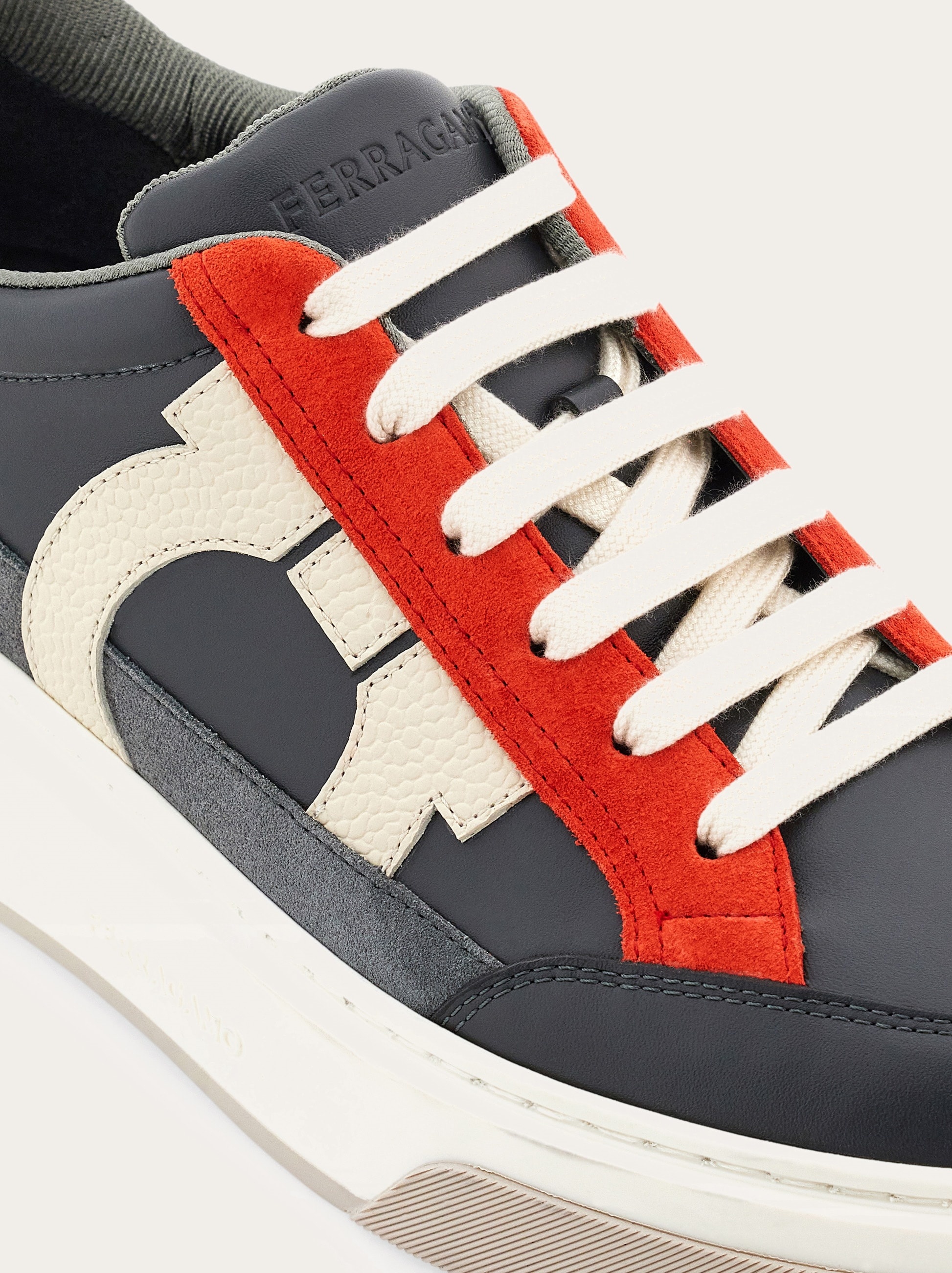 Low top sneaker with Gancini outline - 6