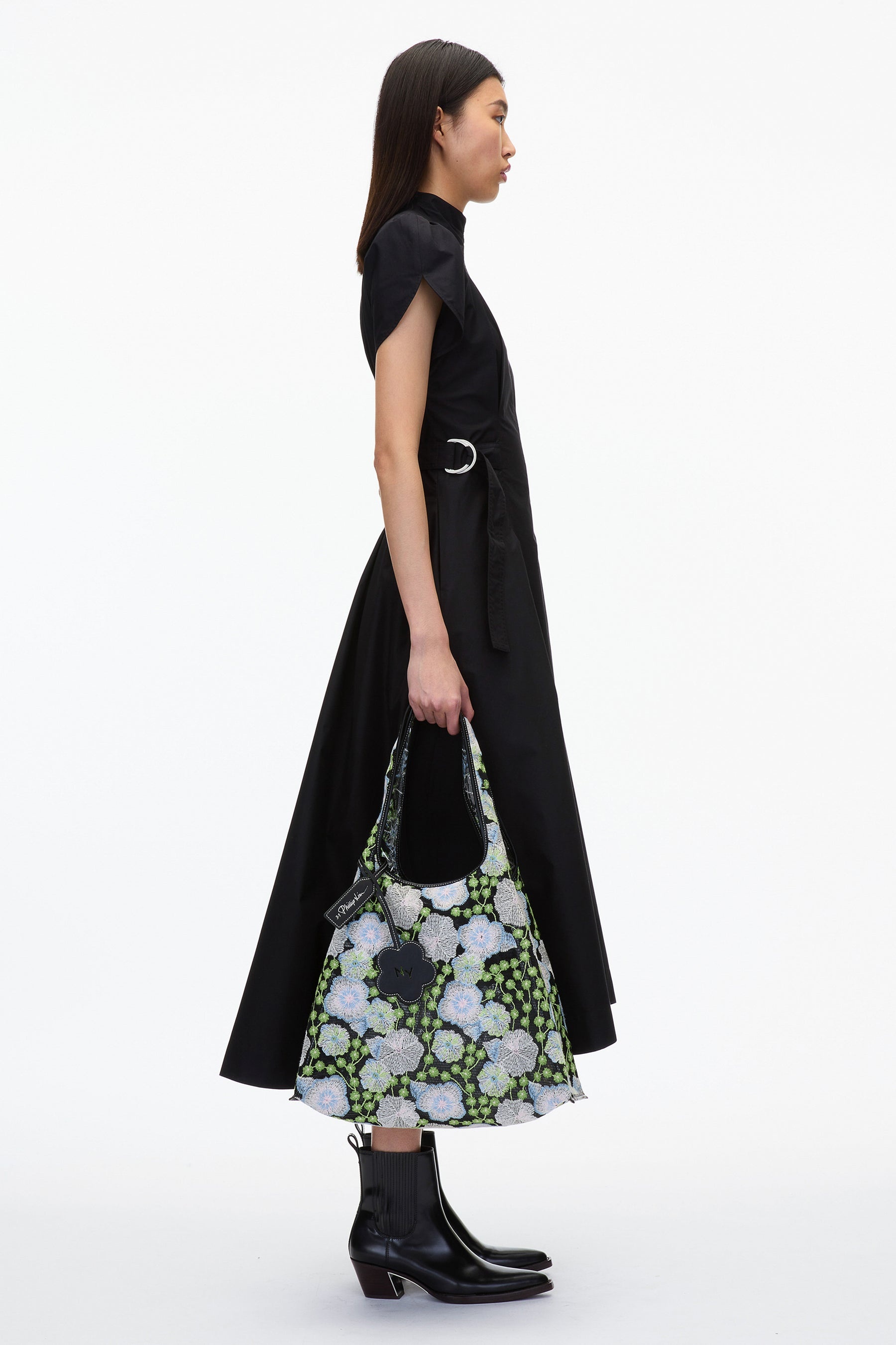 Floral Embroidery Market Tote - 2
