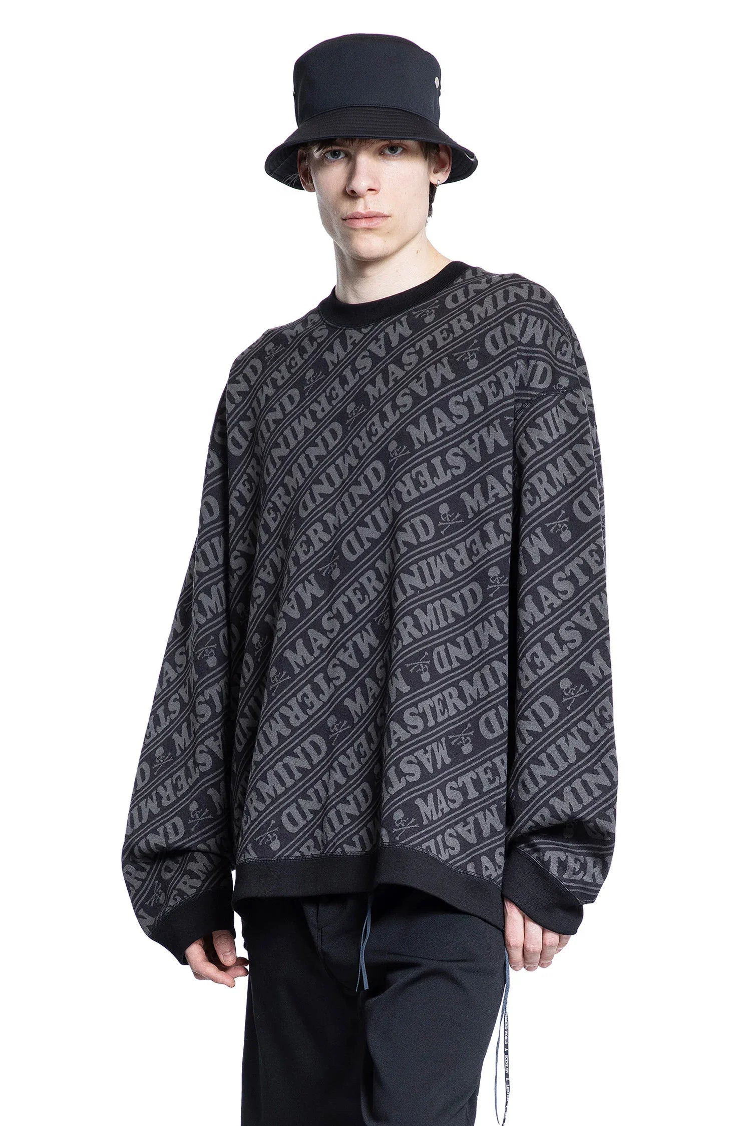 All-Over-Diagonal-Logo-Sweatshirt - 5
