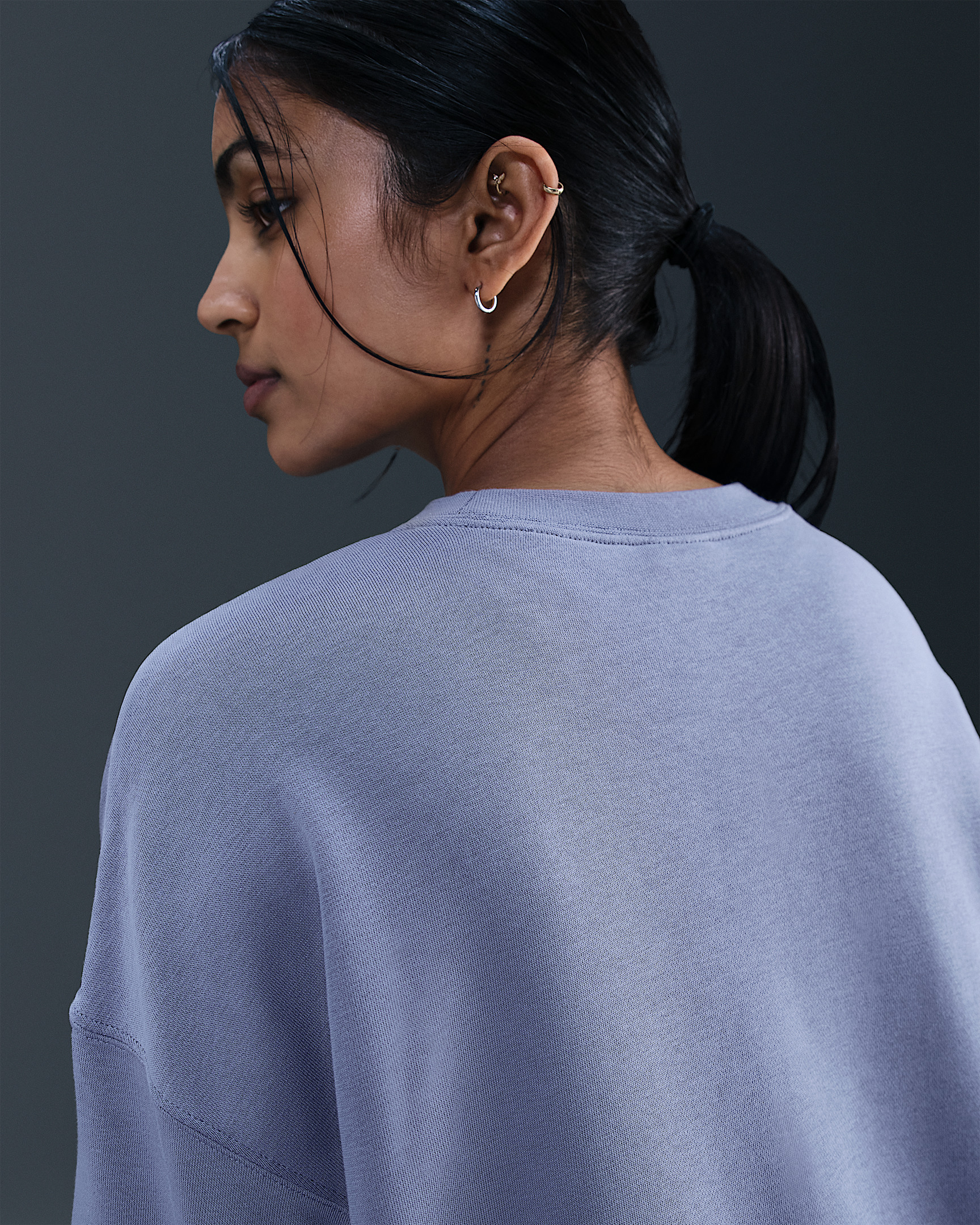 Nike Sportswear Club Fleece Women's Loose Crew-Neck Sweatshirt - 2