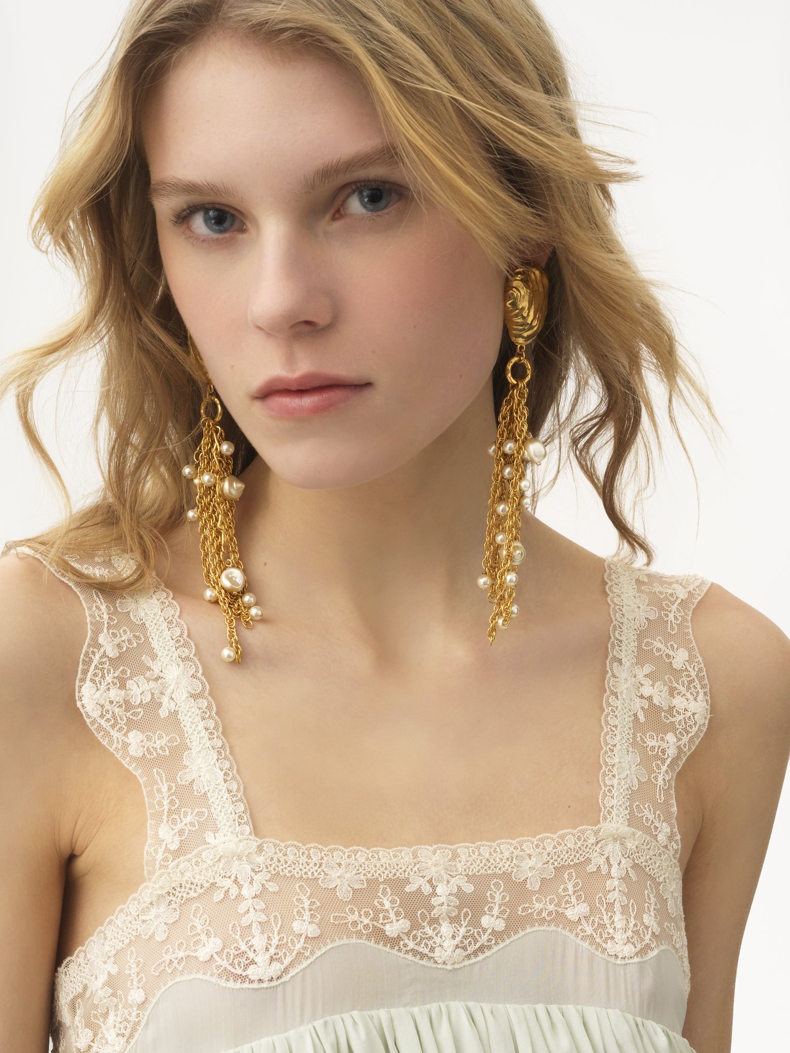THE CHLOÉ SHELLS EARRINGS - 4