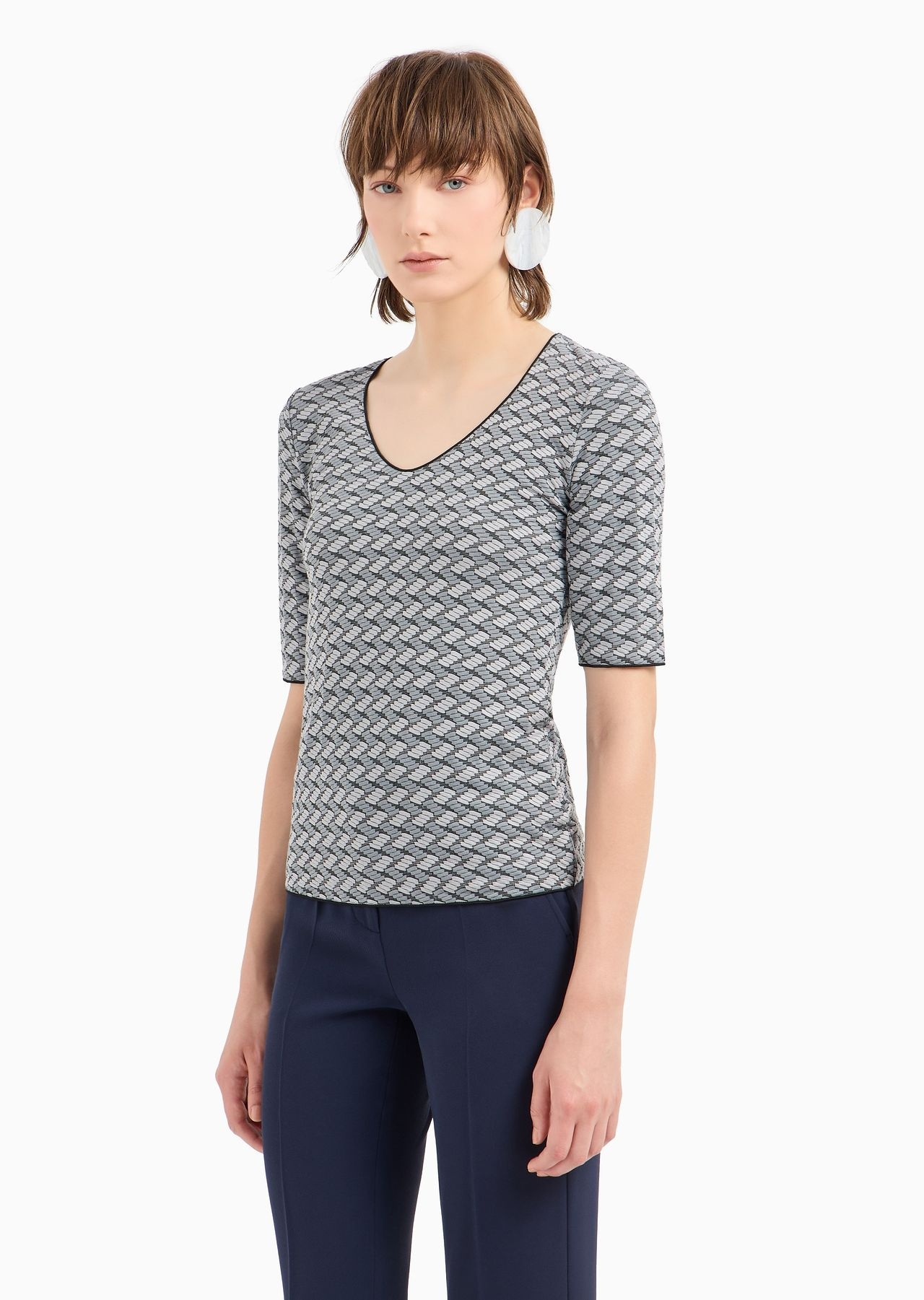 Short-sleeved V-neck jumper in embossed jacquard jersey - 2