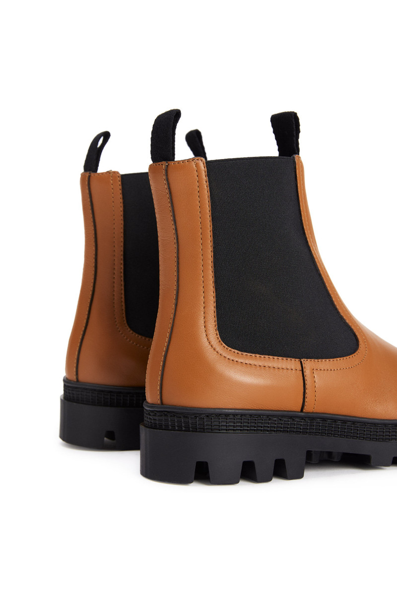 Chelsea boot in calfskin 4