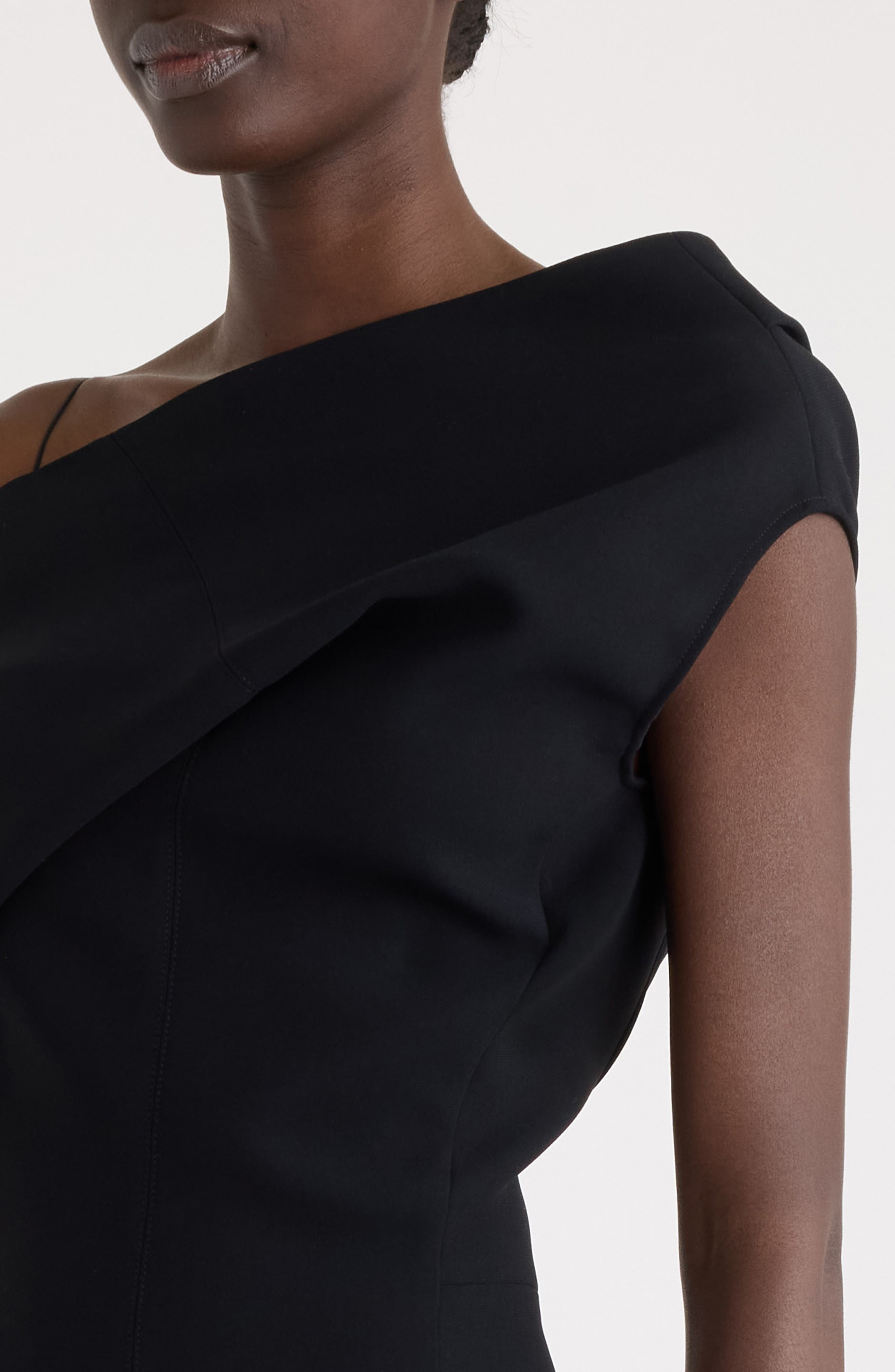 Jacquemus The Pesce Draped Shoulder Compact Crepe Minidress in Black at Nordstrom - 5