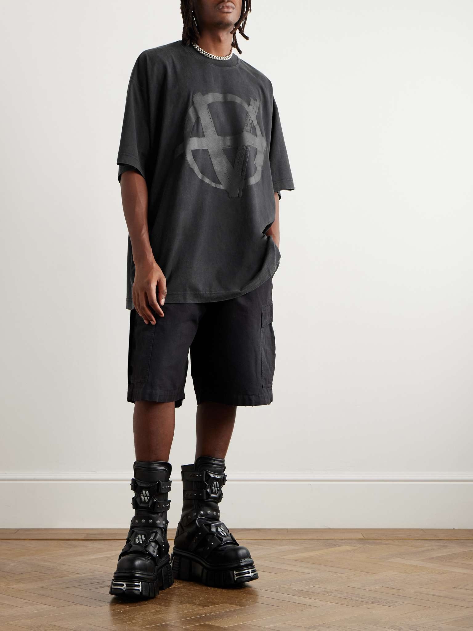 VETEMENTS♡ DOUBLE ANARCHY OVERSIZEDT-SHIRT BLACK VETEMENTS Black Double Anarchy Oversized T-shirt | ssense