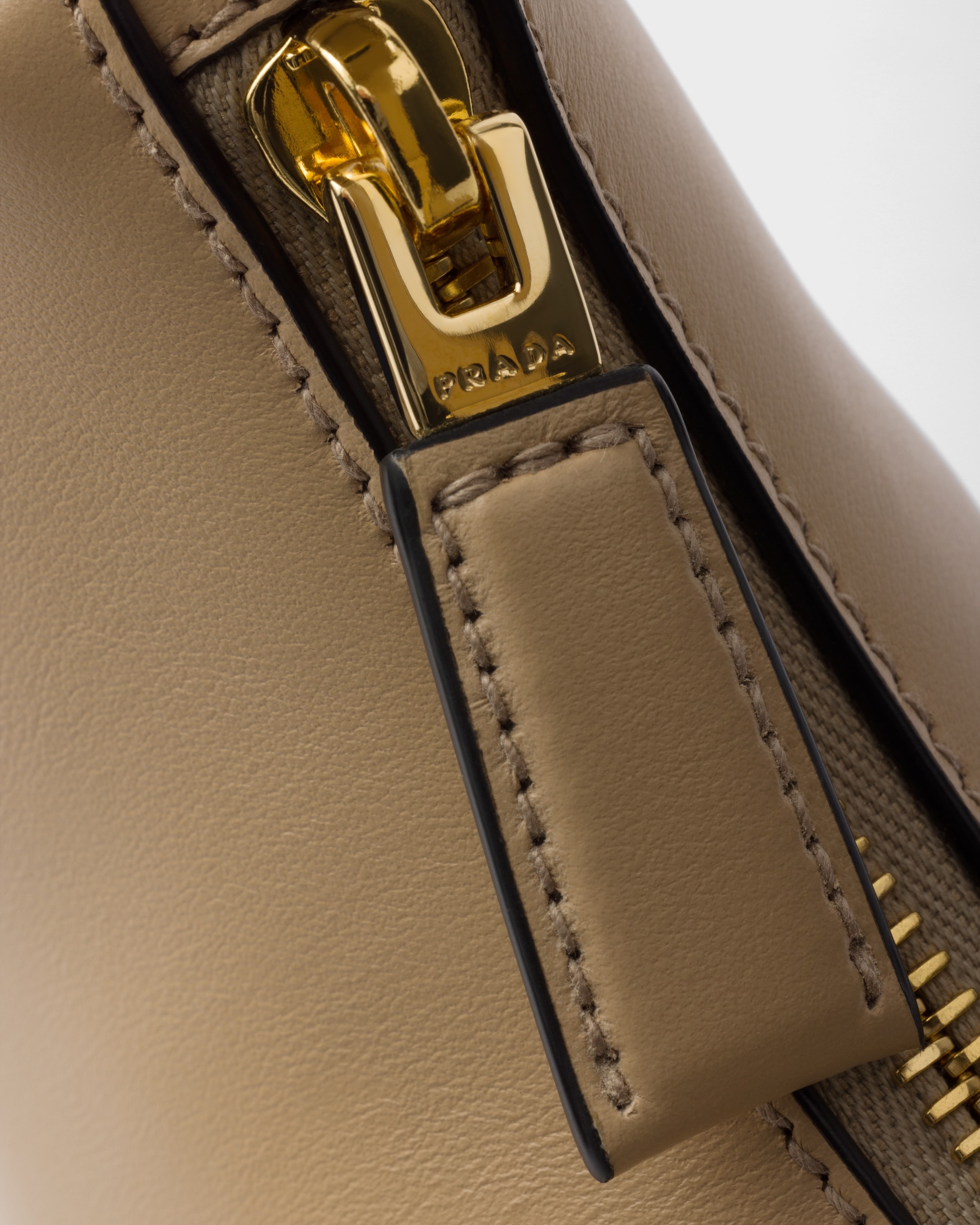 Prada Arqué small leather shoulder bag - 5