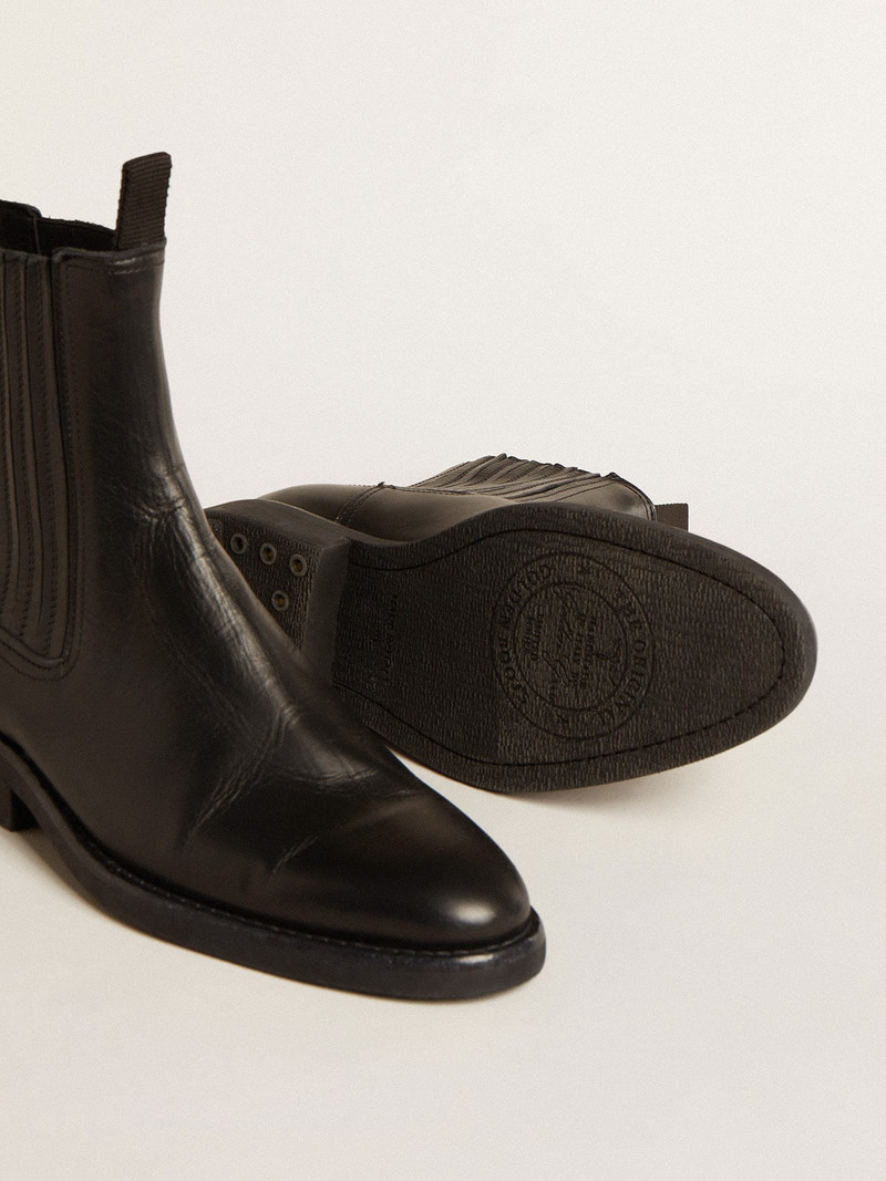 Women’s Chelsea boots in black leather 3