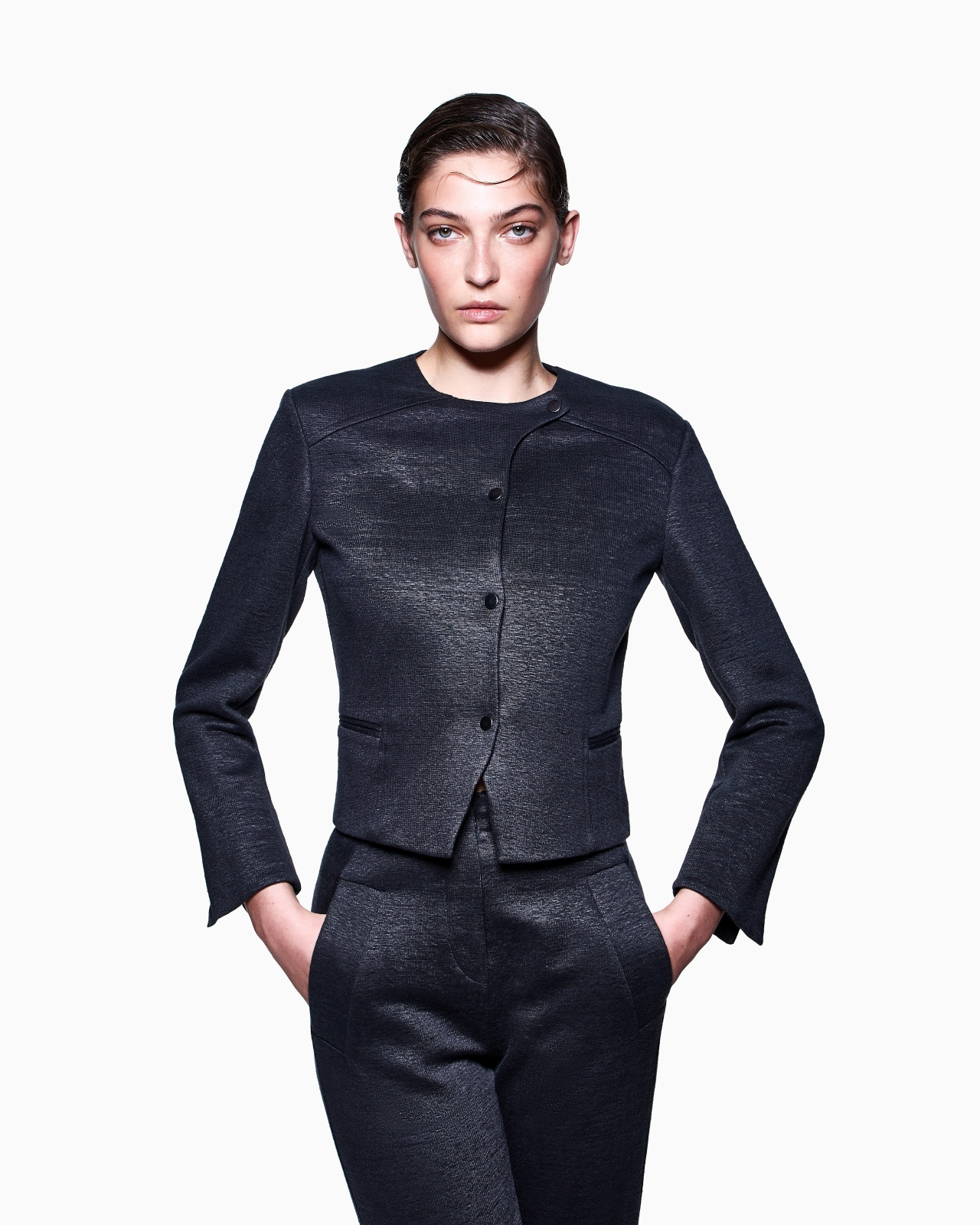 SHORT JACKET IN A VISCOSE AND LINEN JERSEY - 4