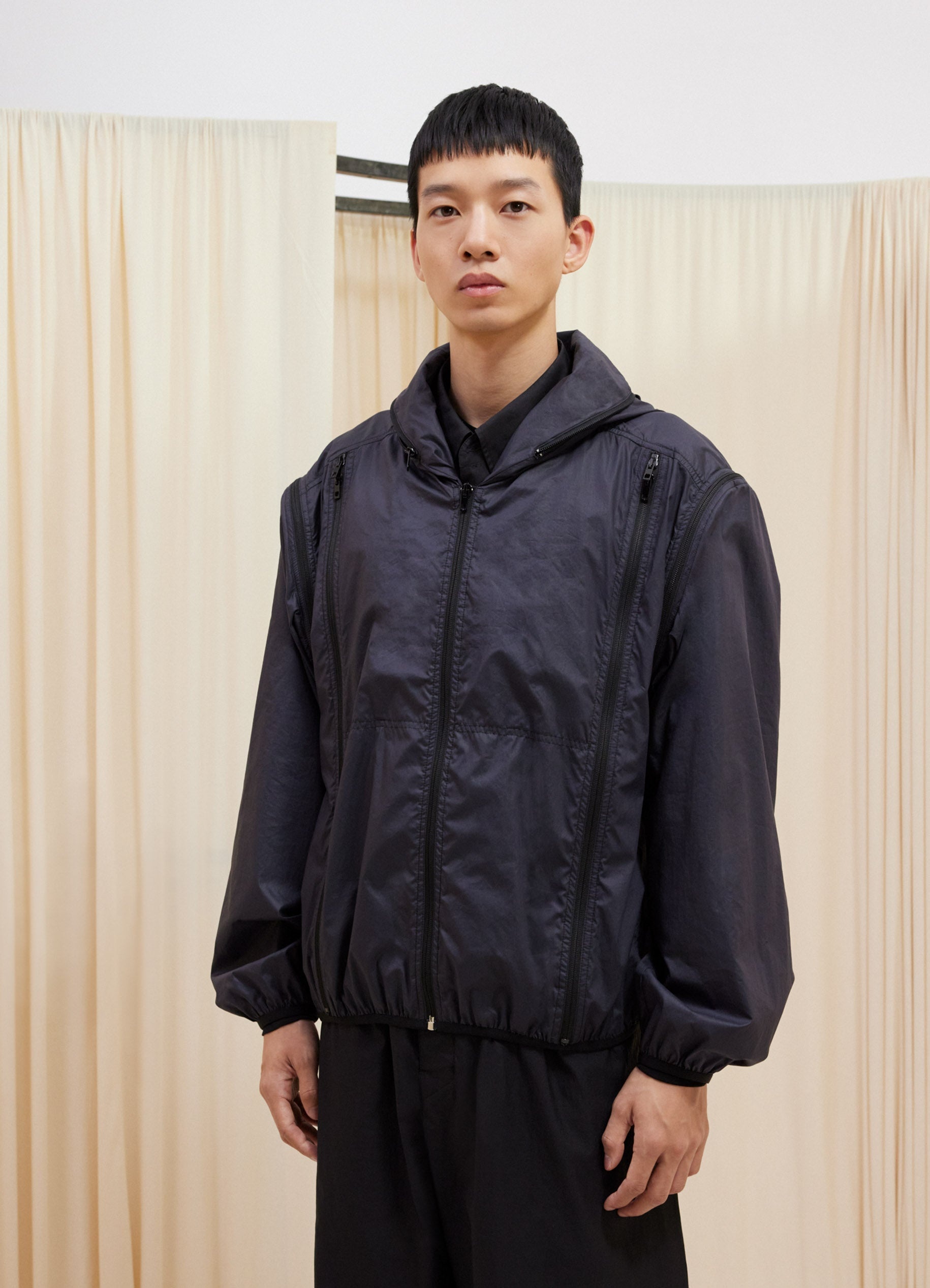 ZIPPED HOODED BLOUSON