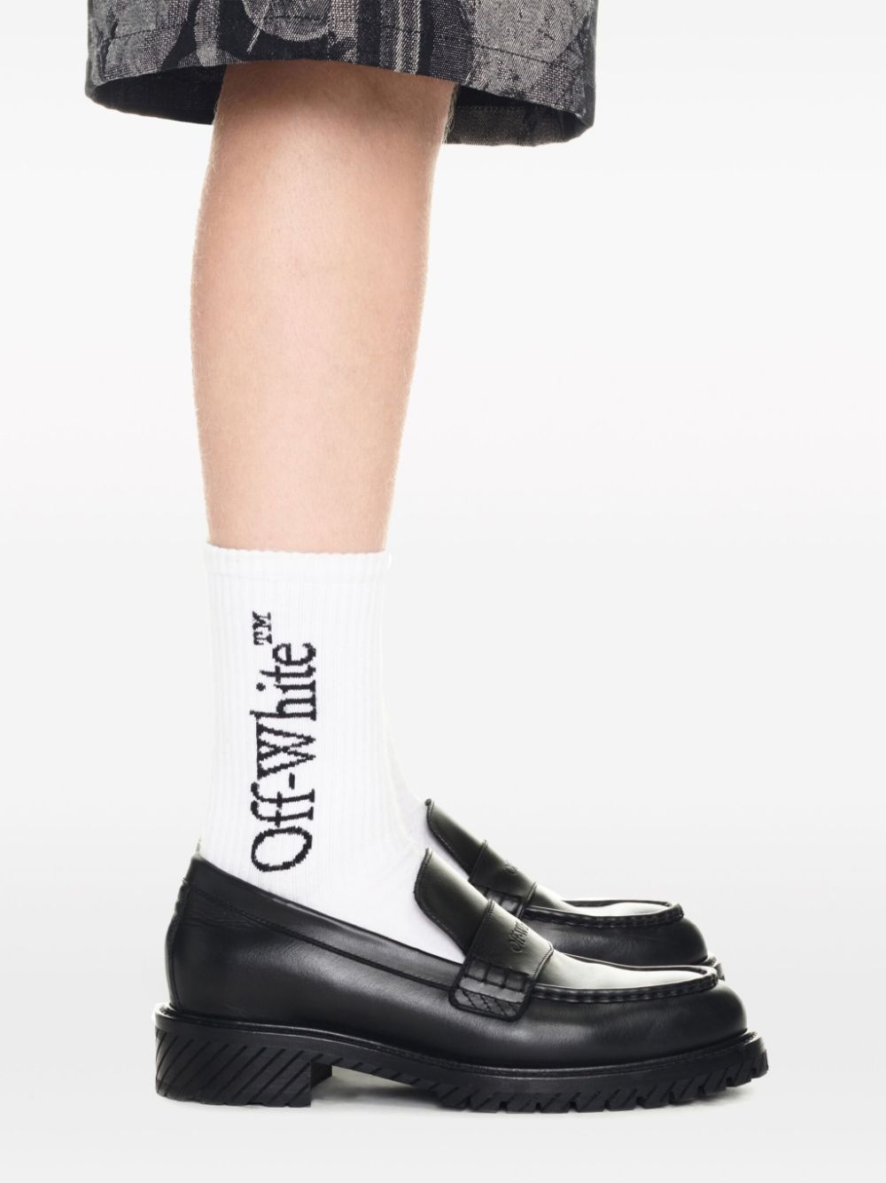 Military logo-debossed leather loafers - 6