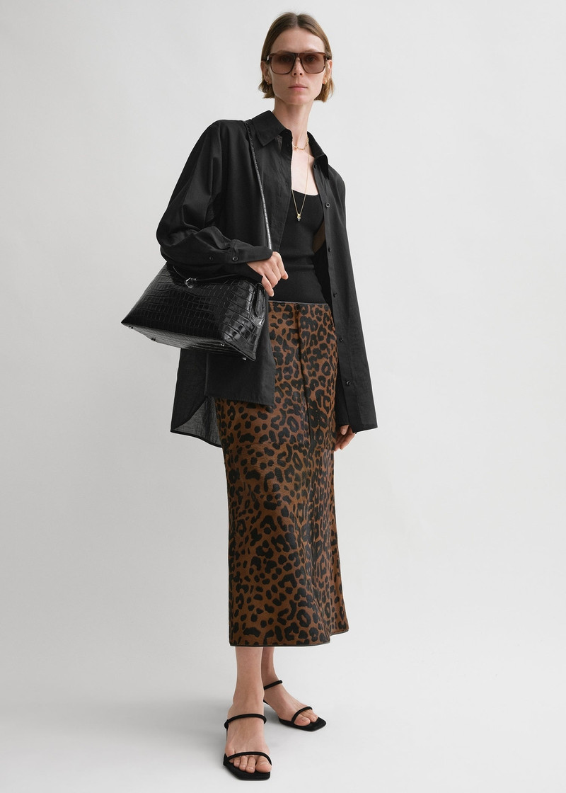 TOTEME Kimono-sleeve cotton shirt black outlook