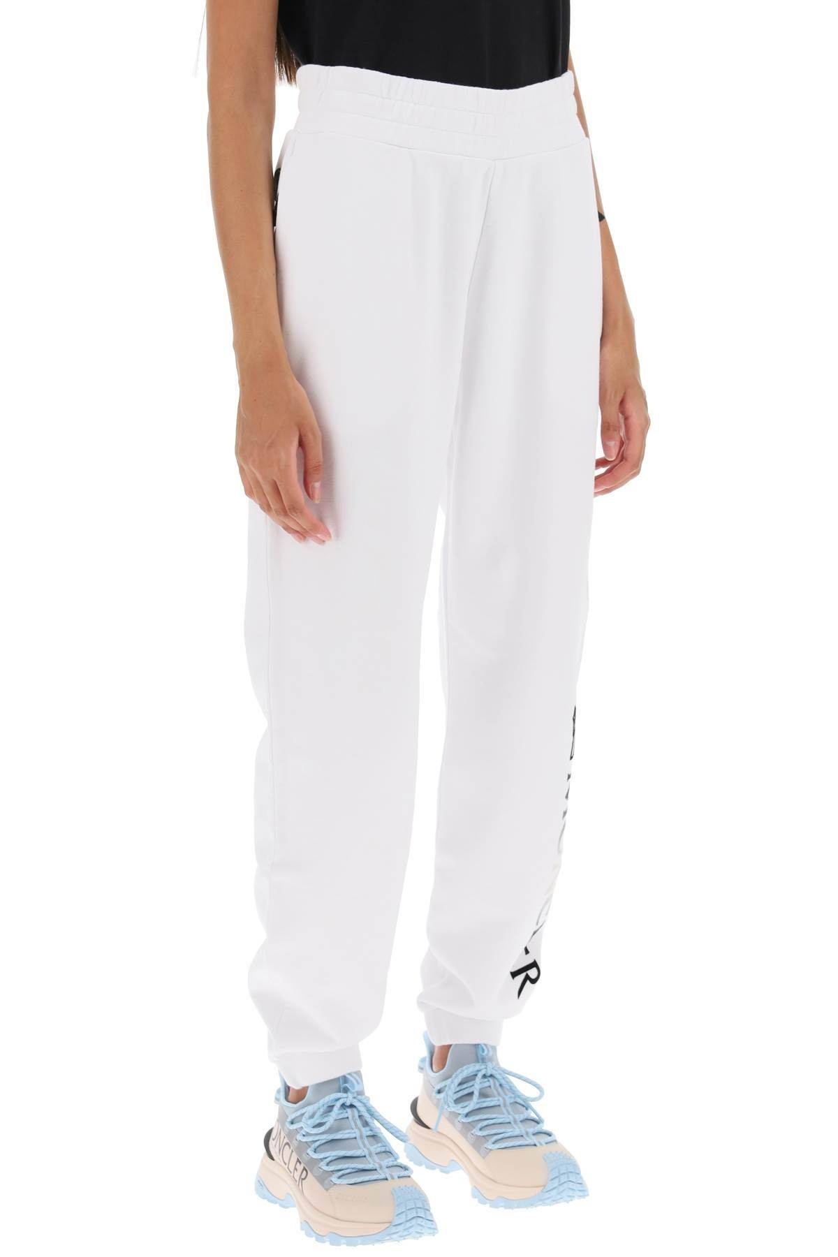 JOGGERS WITH FLOCKED LOGO - 3