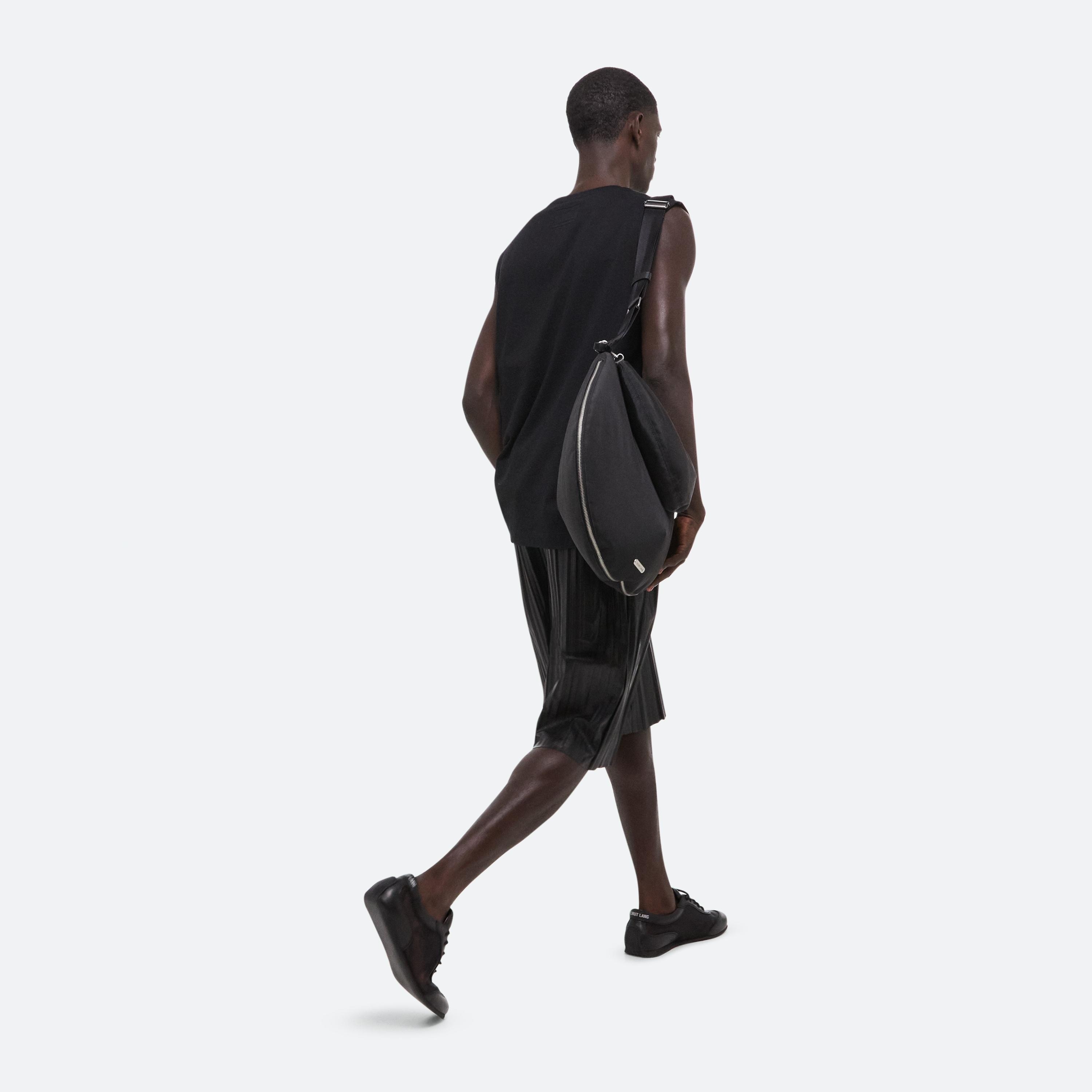 EMBOSSED LOGO TANK - 7