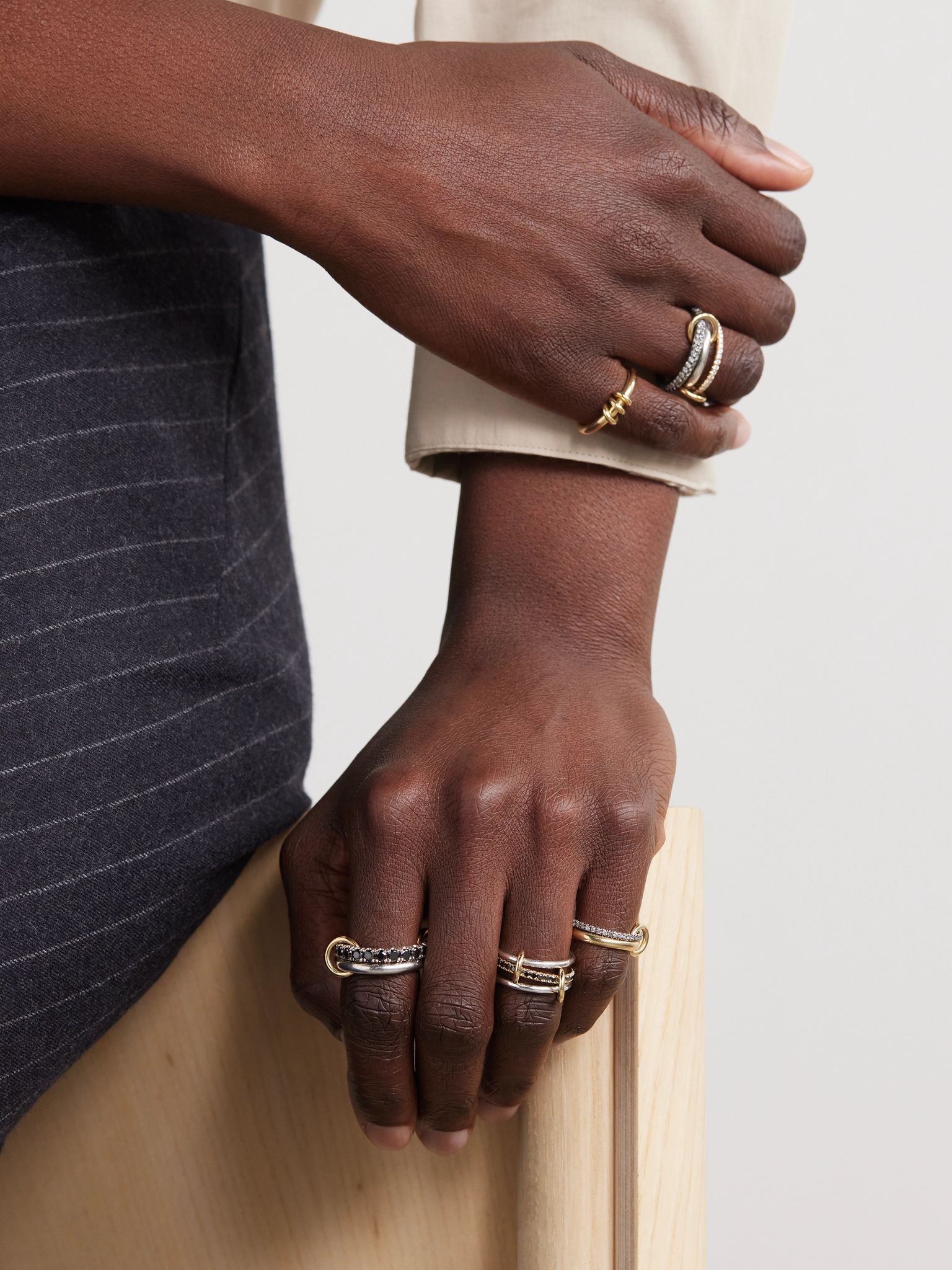 Tigris set of three 18-karat gold, sterling silver and blackened diamond rings Black - 5