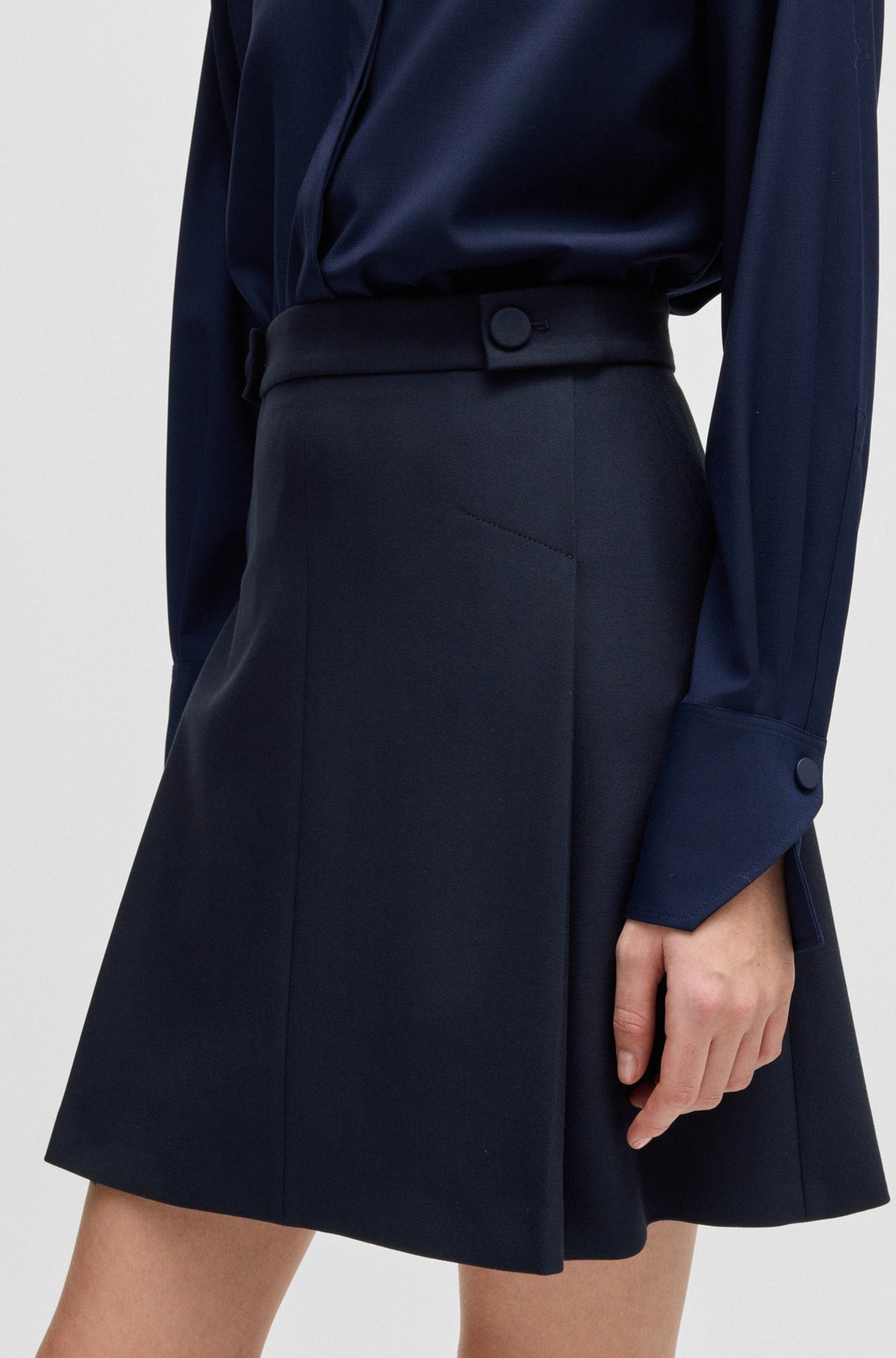 PLEAT-FRONT SKIRT WITH BUTTONED WAIST - 5