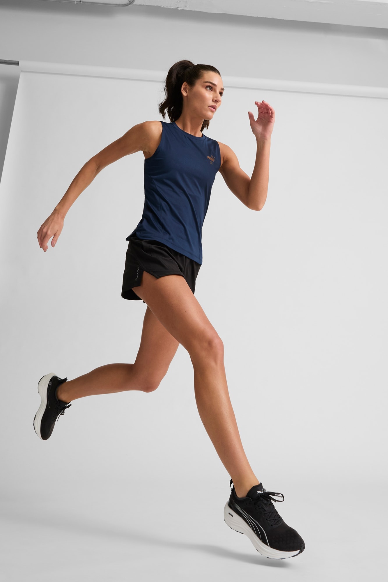 Run Velocity ULTRAWEAVE 4" Women's Running Shorts - 5