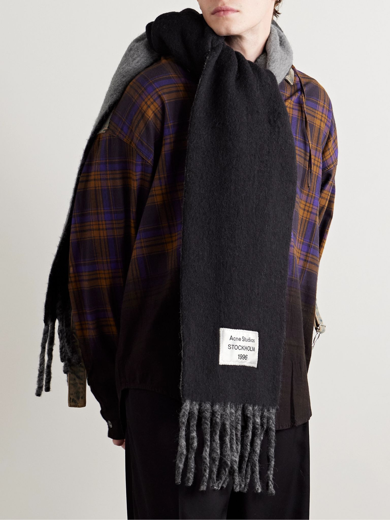 Volly Colour-Block Fringed Logo-Appliquéd Alpaca-Blend Scarf Black - 2