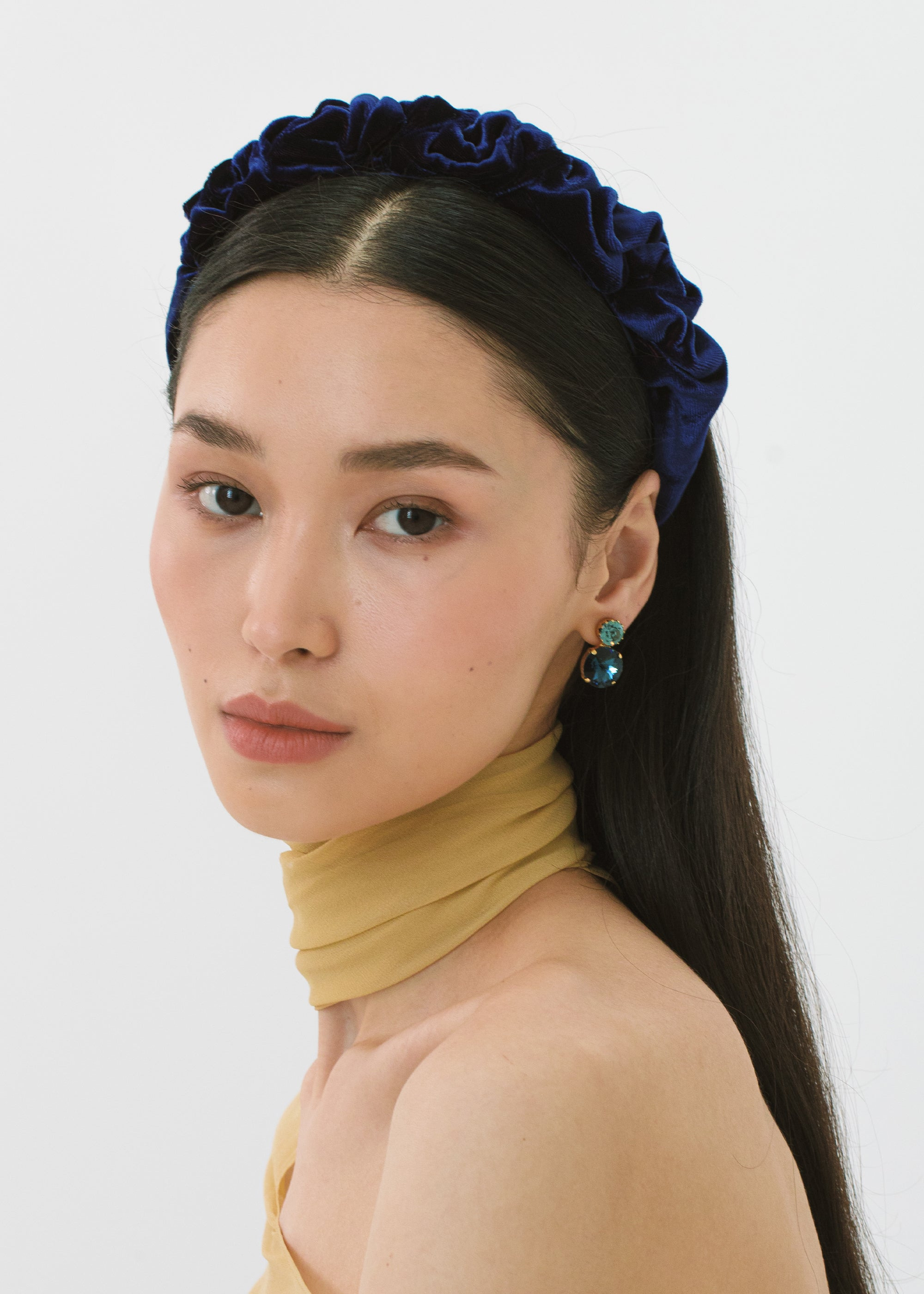 Lia Headband in Velvet - 2