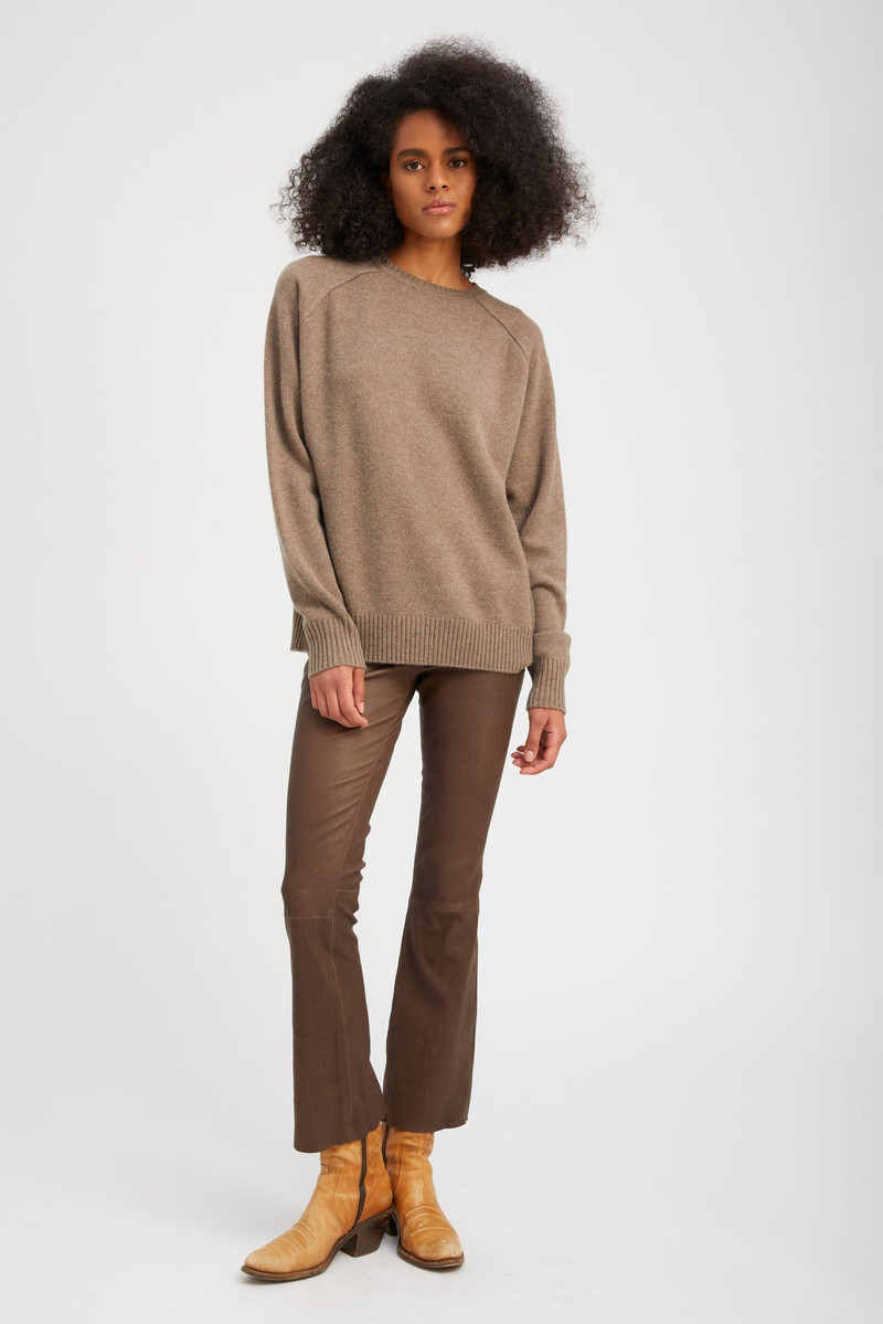 SPRWMN WALNUT CASHMERE BOYFRIEND SWEATER outlook
