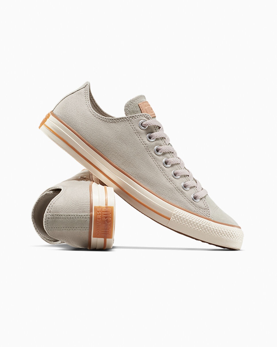 Chuck Taylor All Star Canvas & Leather - 6