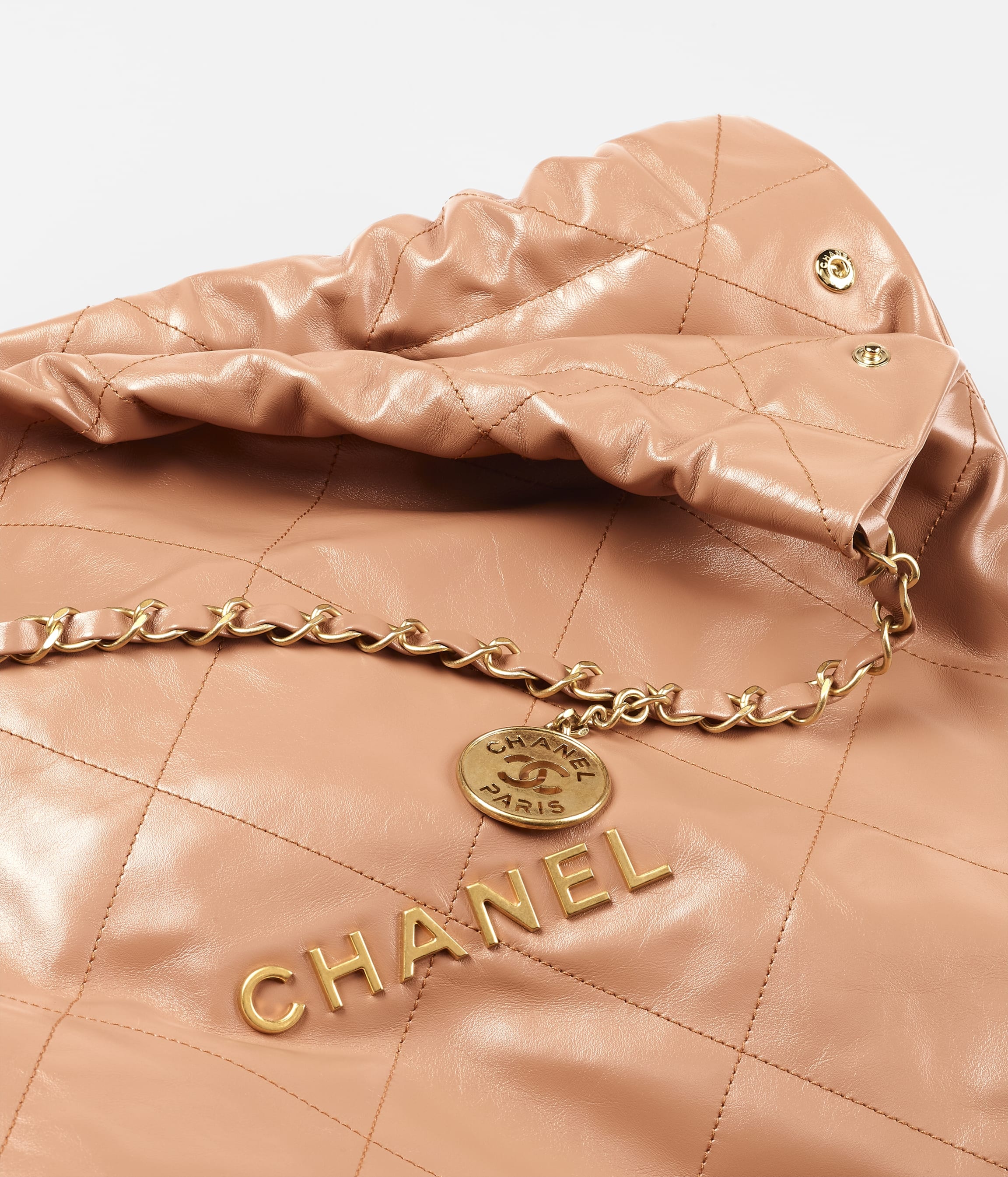 CHANEL 22 Handbag - 4