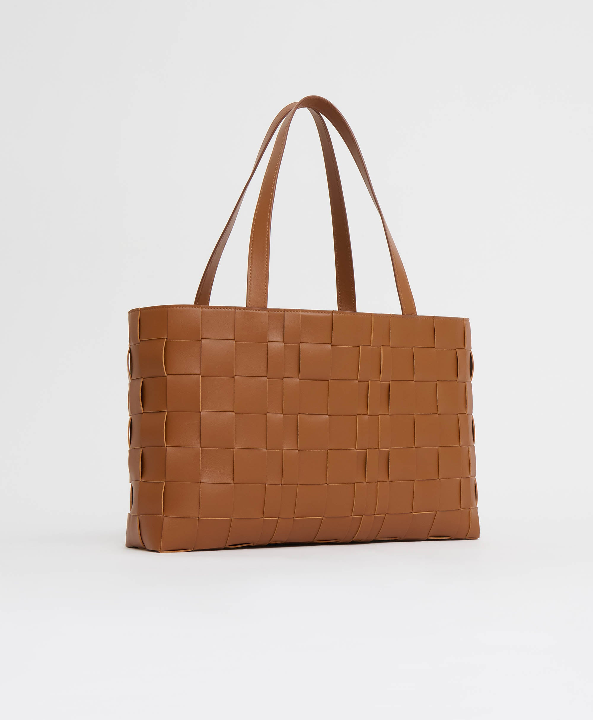 UPCYCLED WOVEN LEATHER TOTE - 4