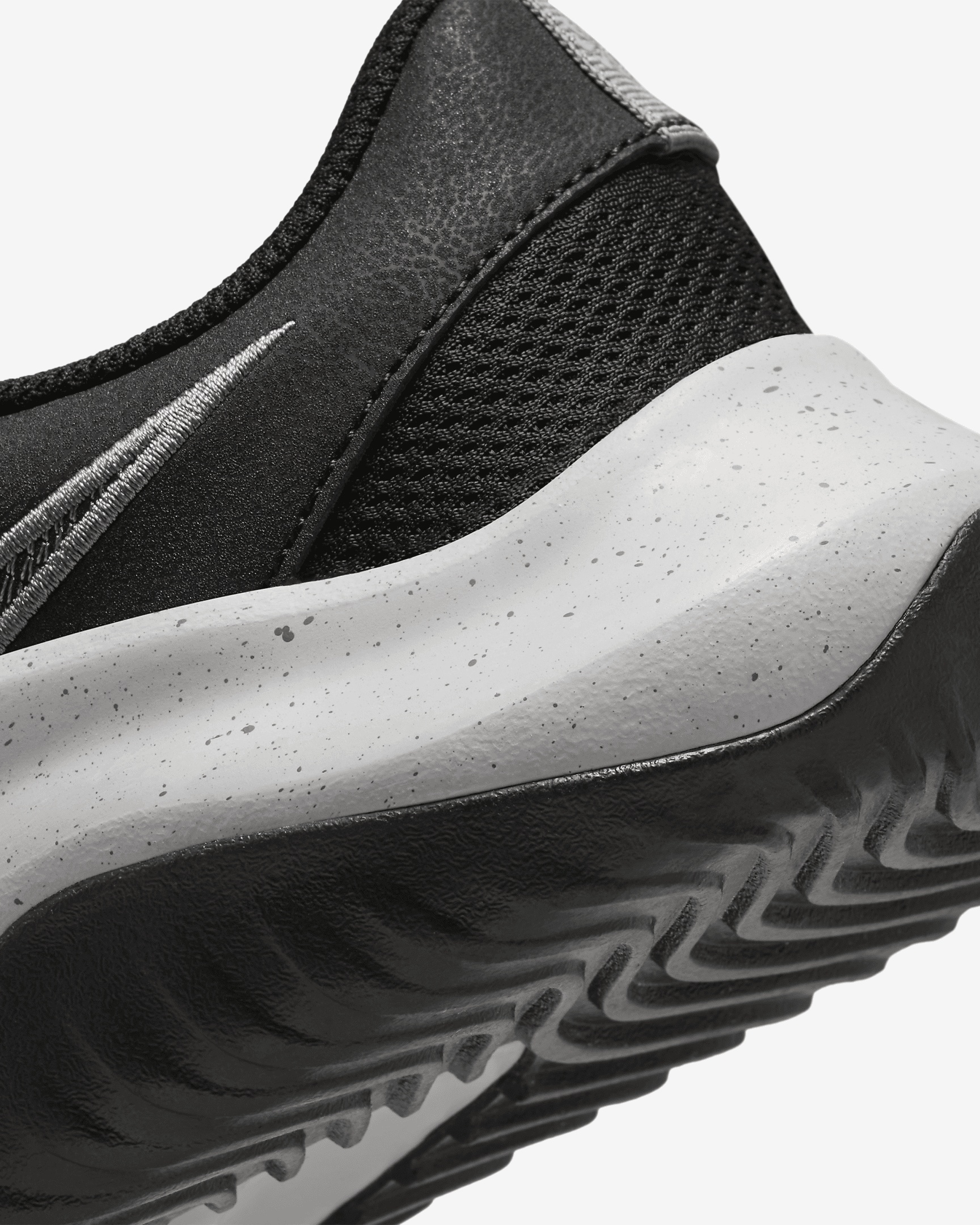 Nike Legend Essential 3 Next Nature Men's Workout Shoes - 8