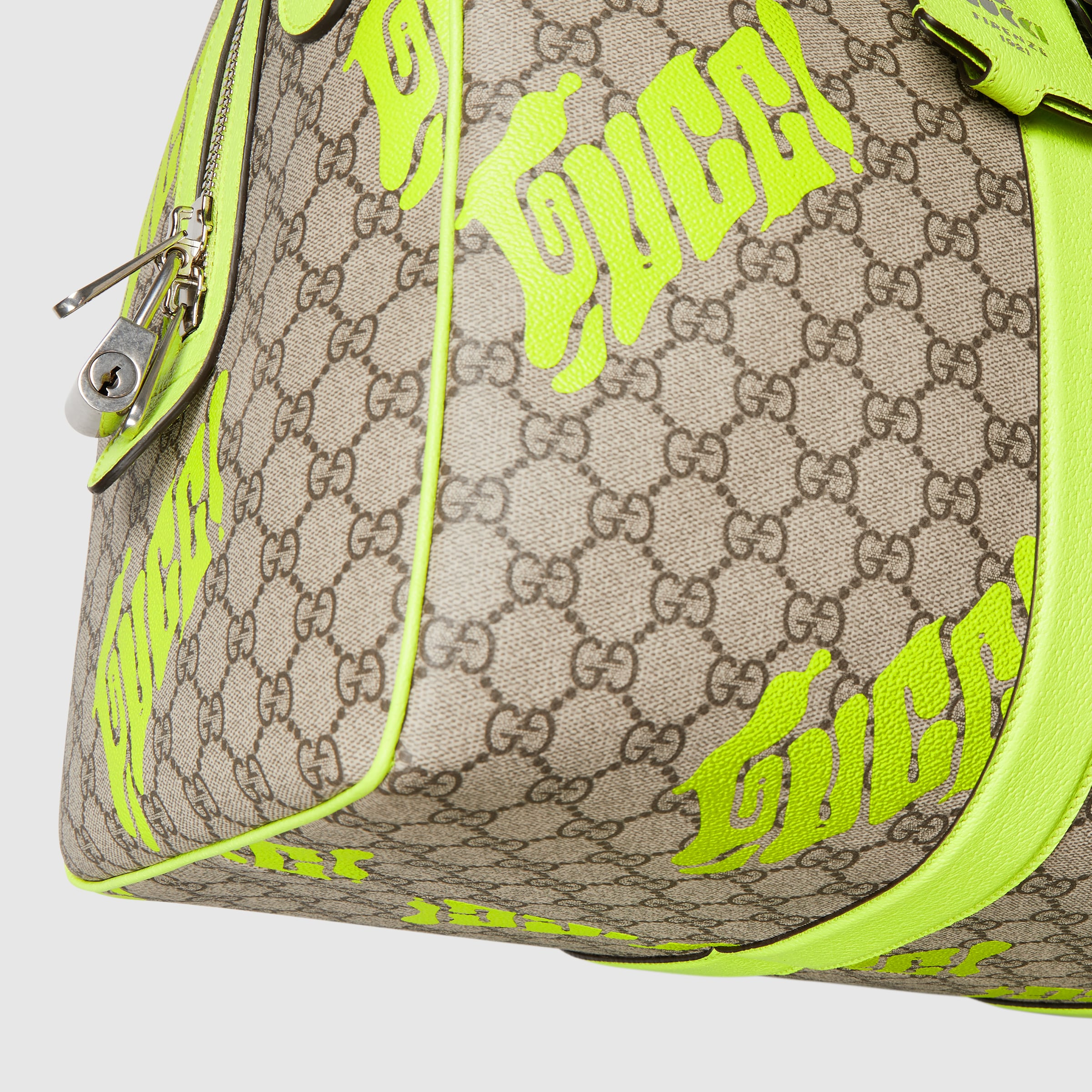 Medium duffle bag with print - 11