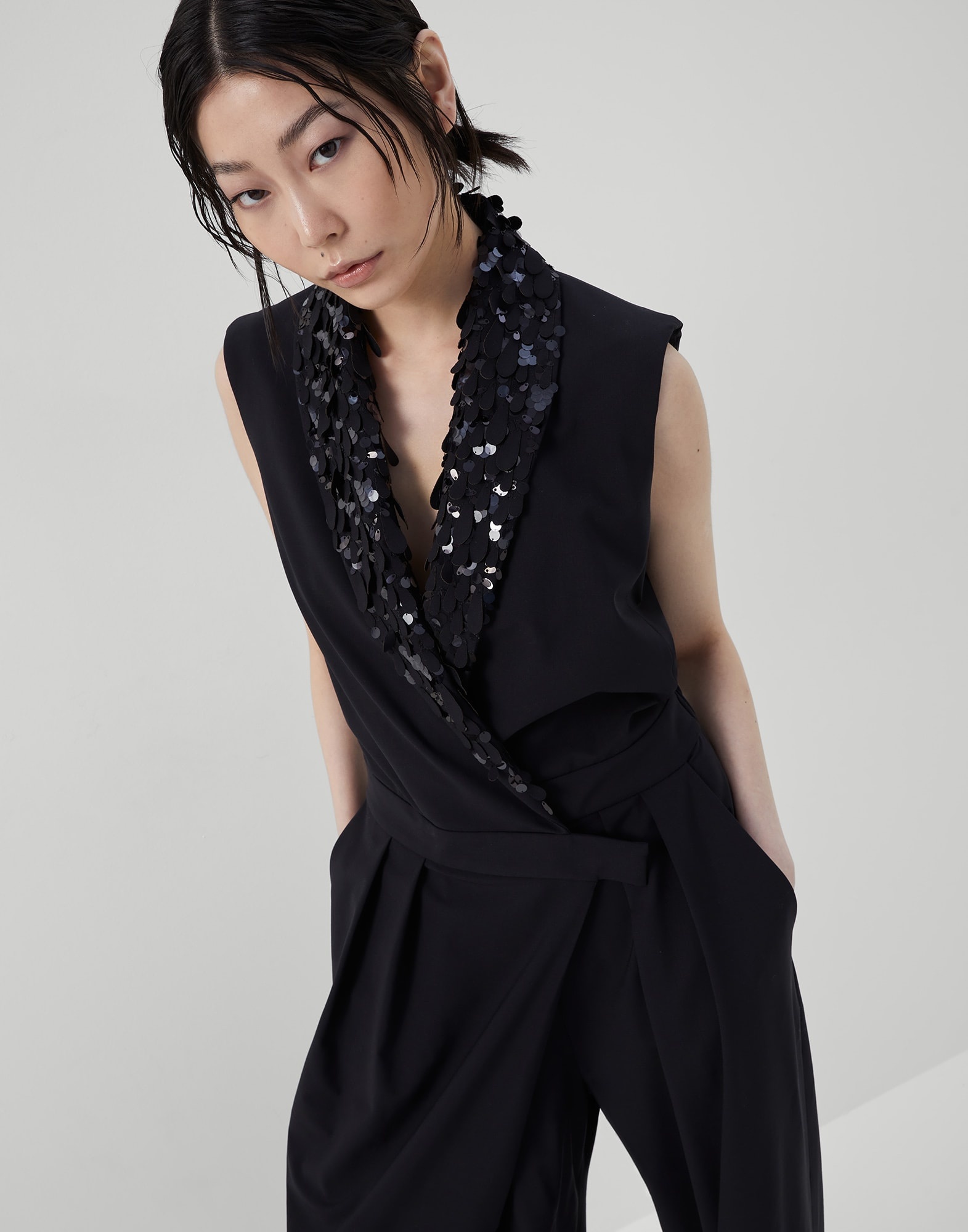 Tropical luxury wool jumpsuit with jazz droplet revers - 4