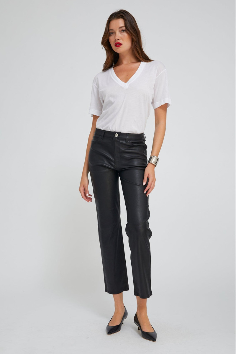 SPRWMN WHITE V-NECK TEE outlook