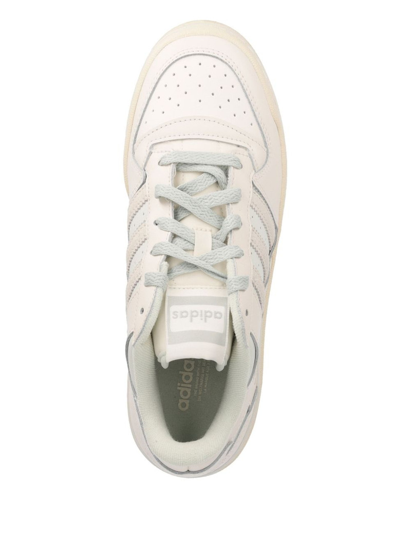 Forum sneakers 4