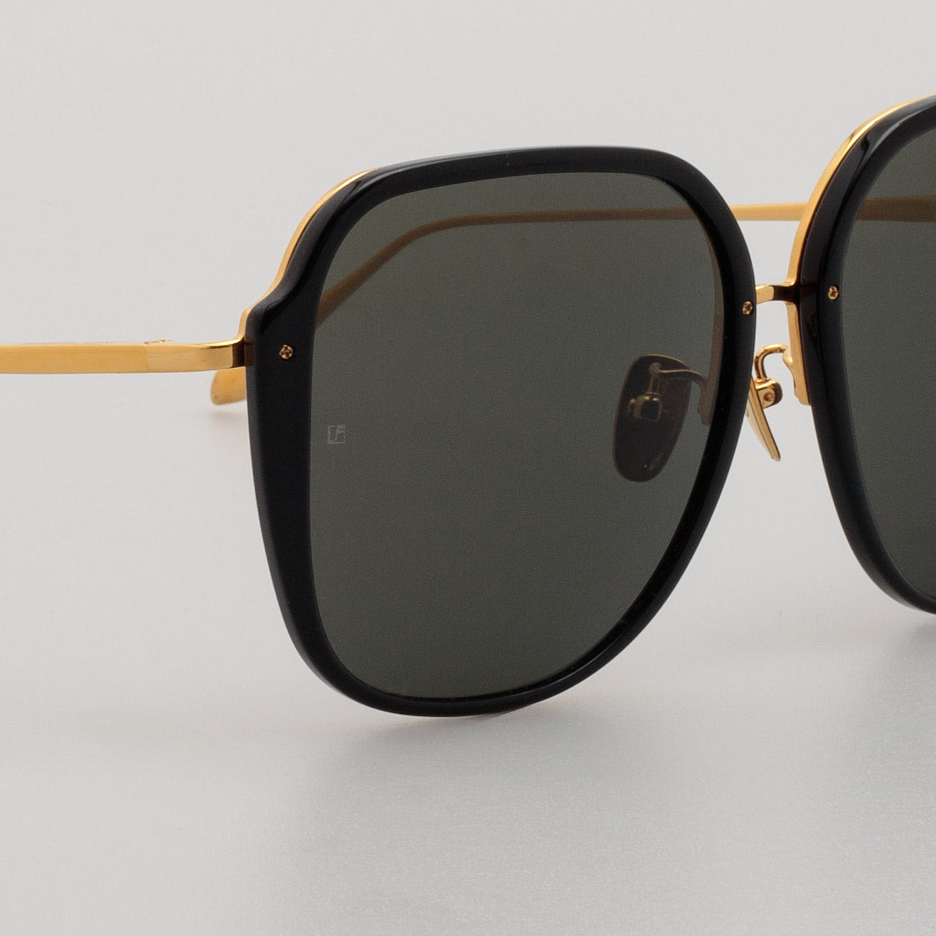 SOFIA OVERSIZED SUNGLASSES IN BLACK - 4