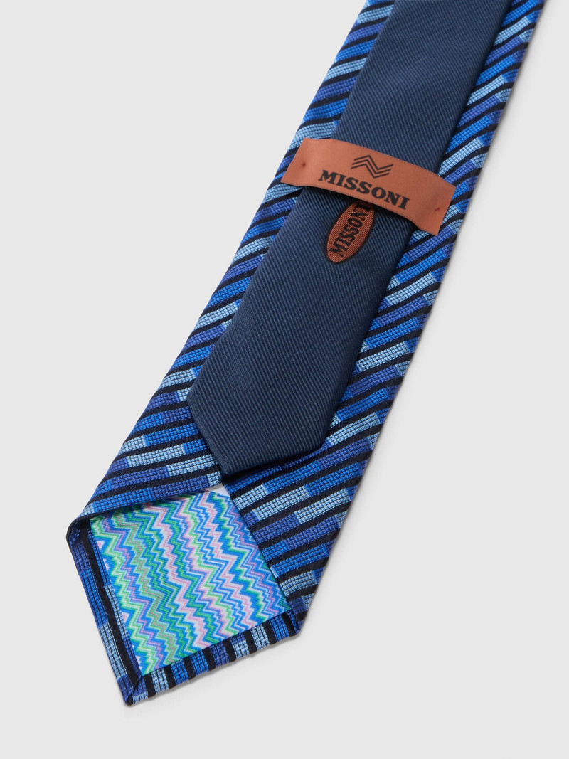 Silk tie with oblique stripes 3