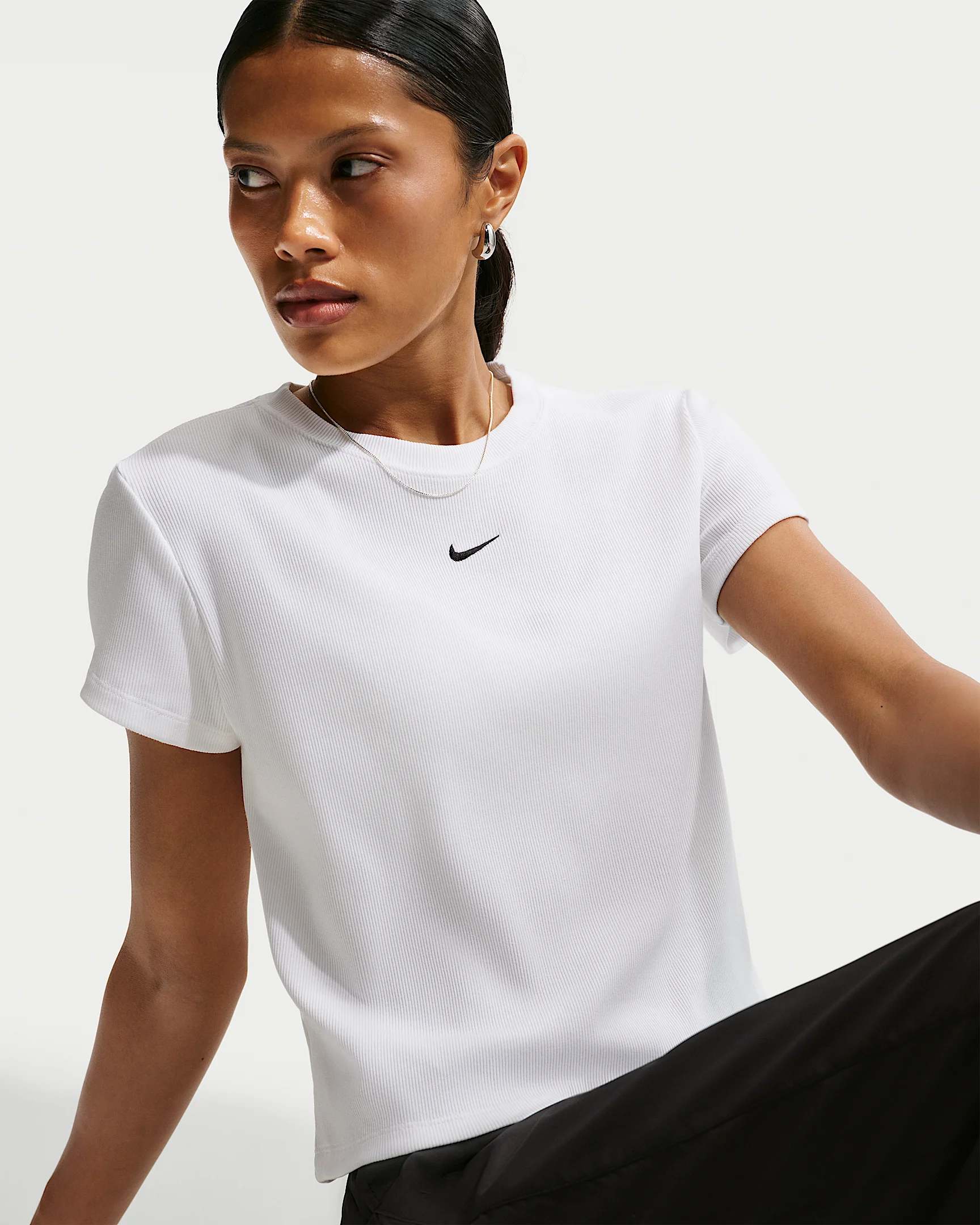 Nike Sportswear 여자의 꽉 늑골 반바지 소매 티셔츠 - 1