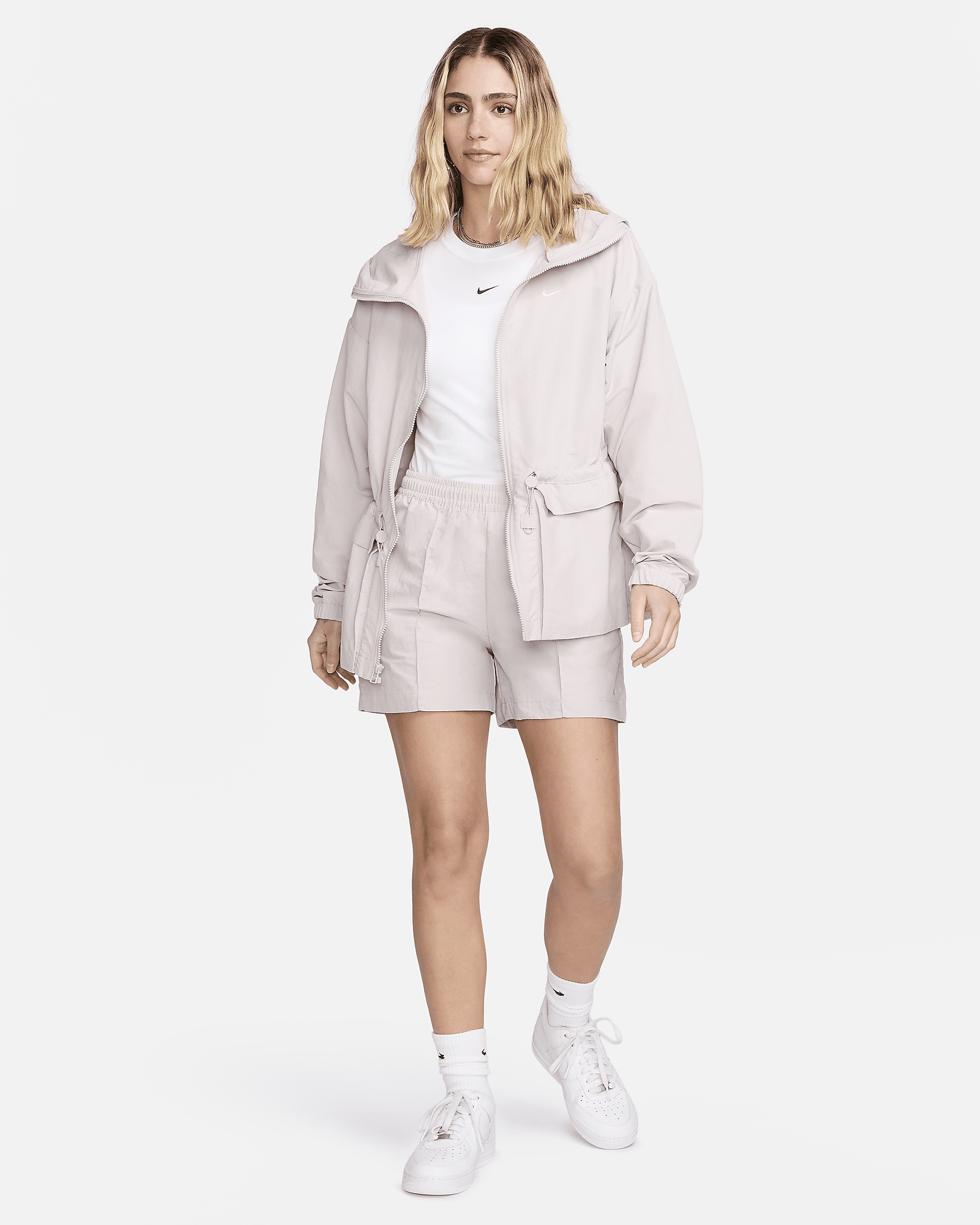 Nike Sportswear Everything Wovens Women's Mid-Rise 5" Shorts - 8