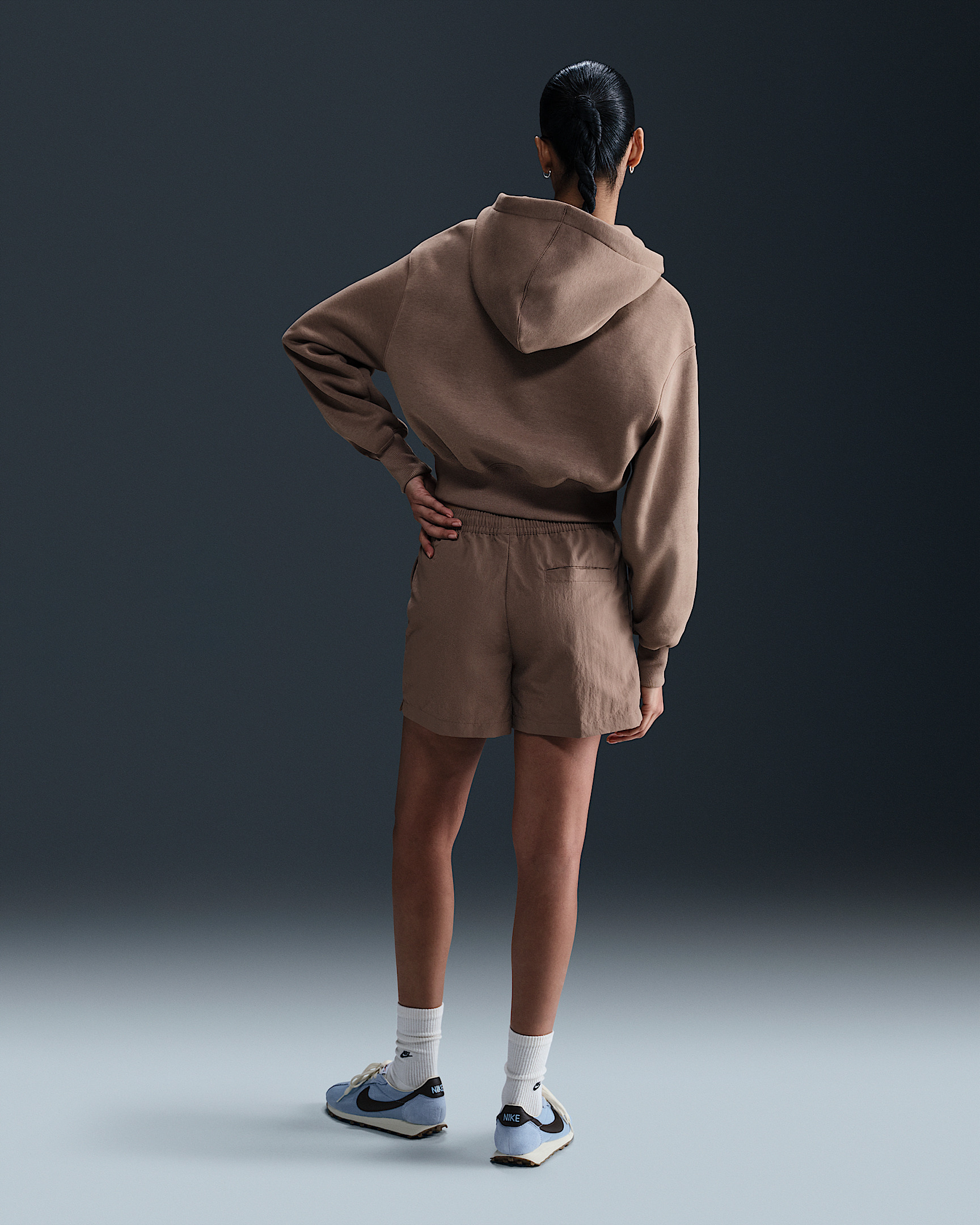 Nike Sportswear Everything Wovens Women's Mid-Rise 5" Shorts - 4