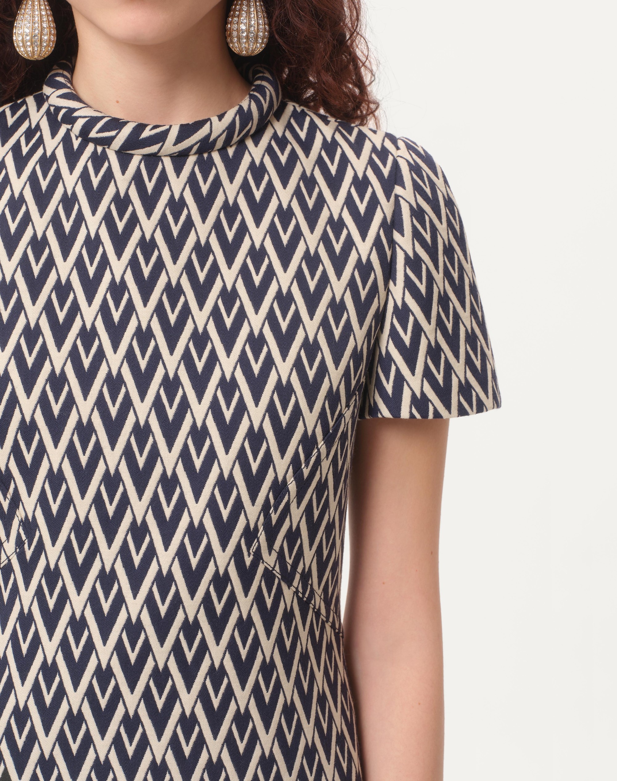 SHORT DRESS IN TOUTE LA V JACQUARD - 5