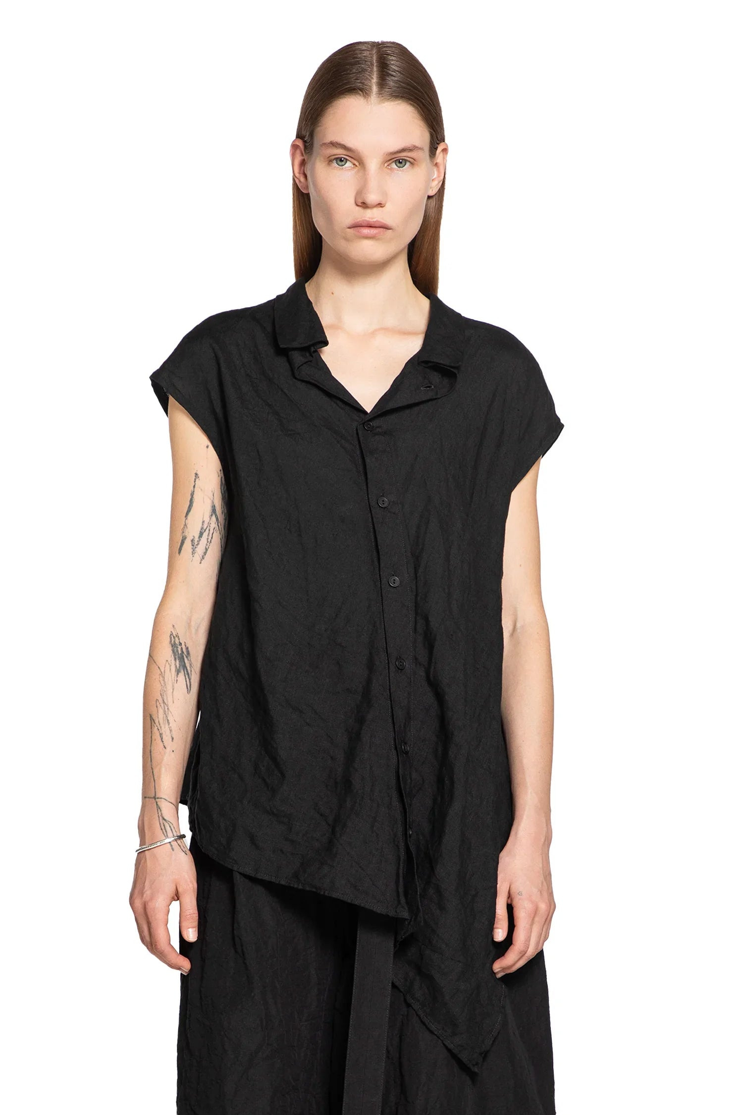 Reclined Sleeveless Shirt - 2