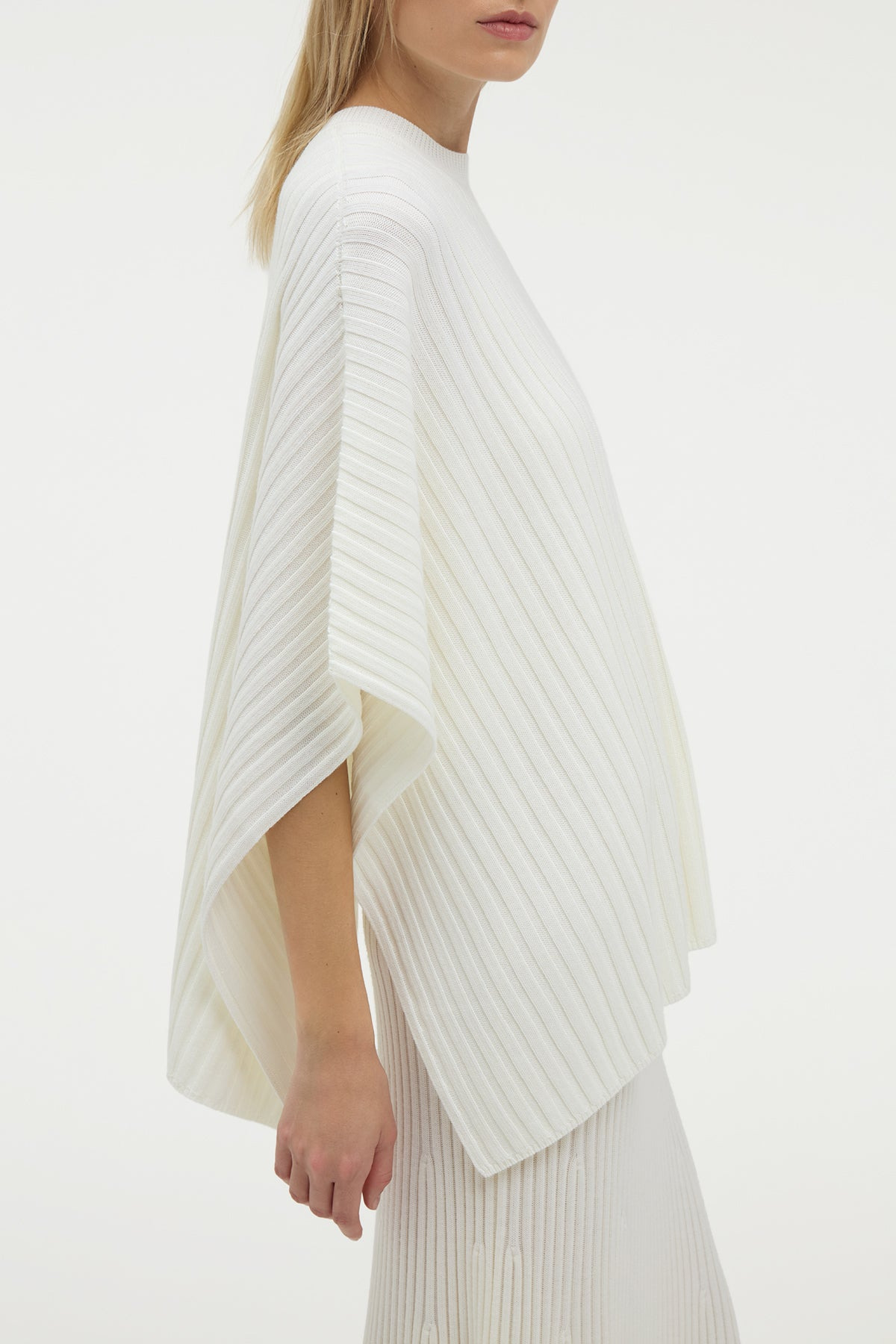 Baron Knit Cropped Poncho in Ivory Merino Wool Cashmere - 5