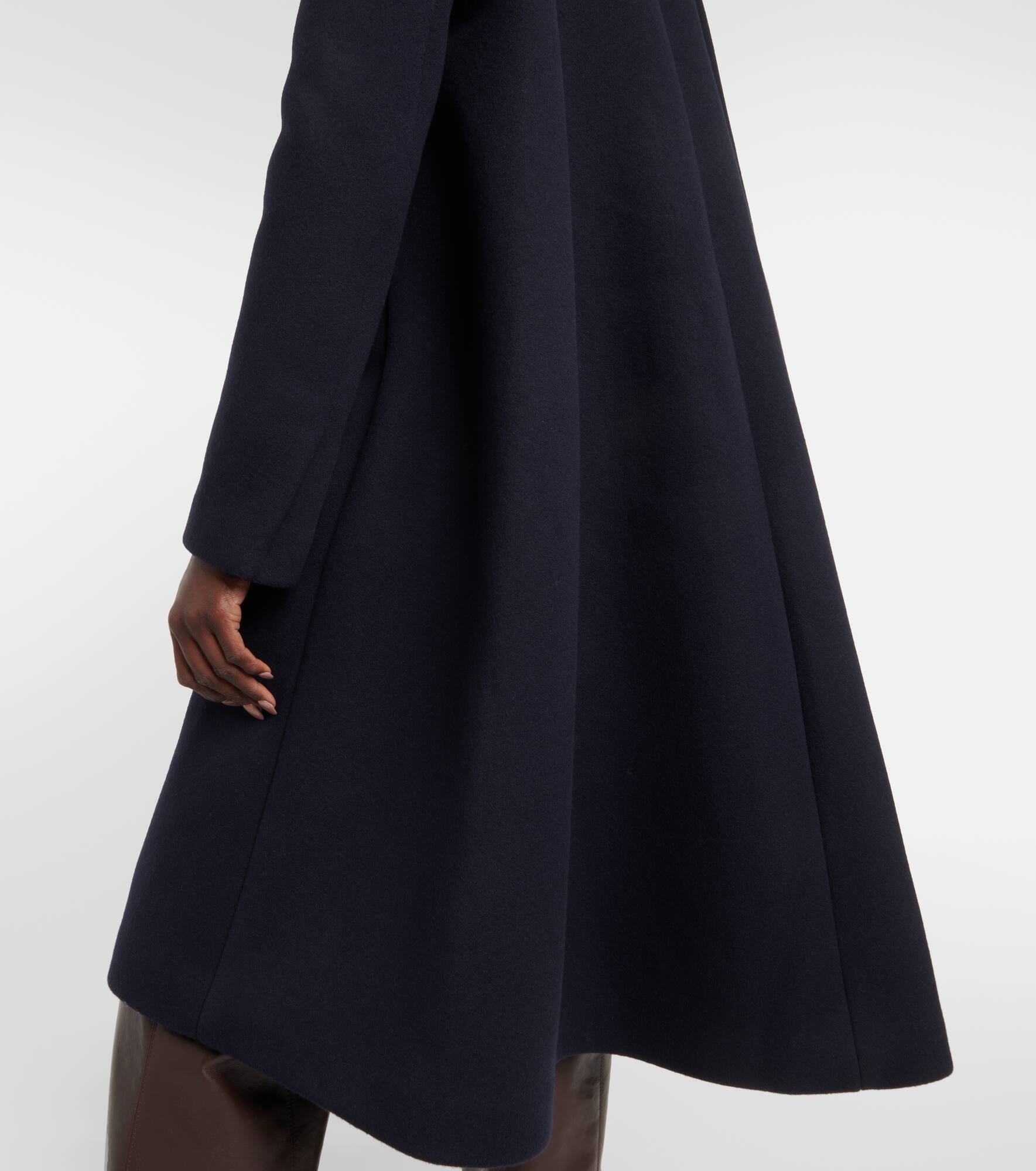 Caped wool and cashmere coat - 5