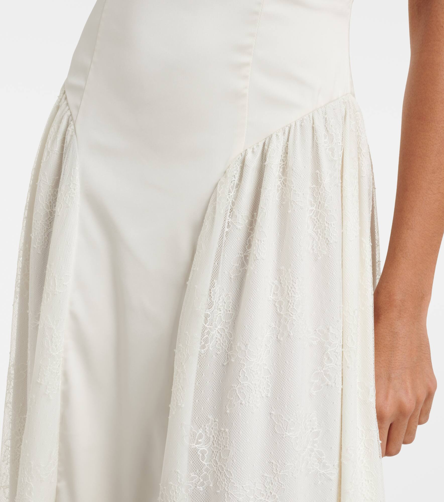 Bridal lace-trimmed satin maxi dress - 5