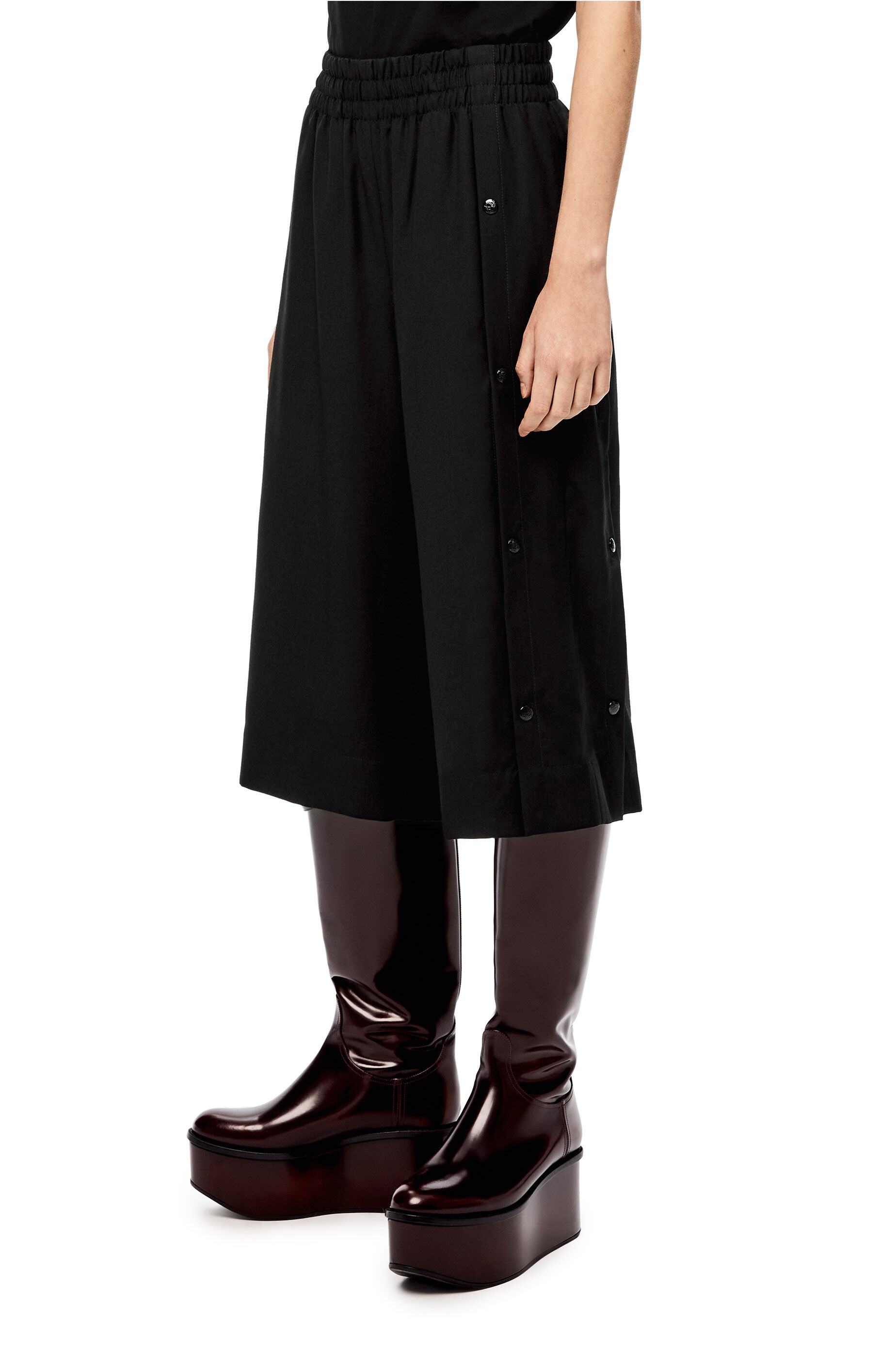 Elasticated button Bermudas in wool - 3