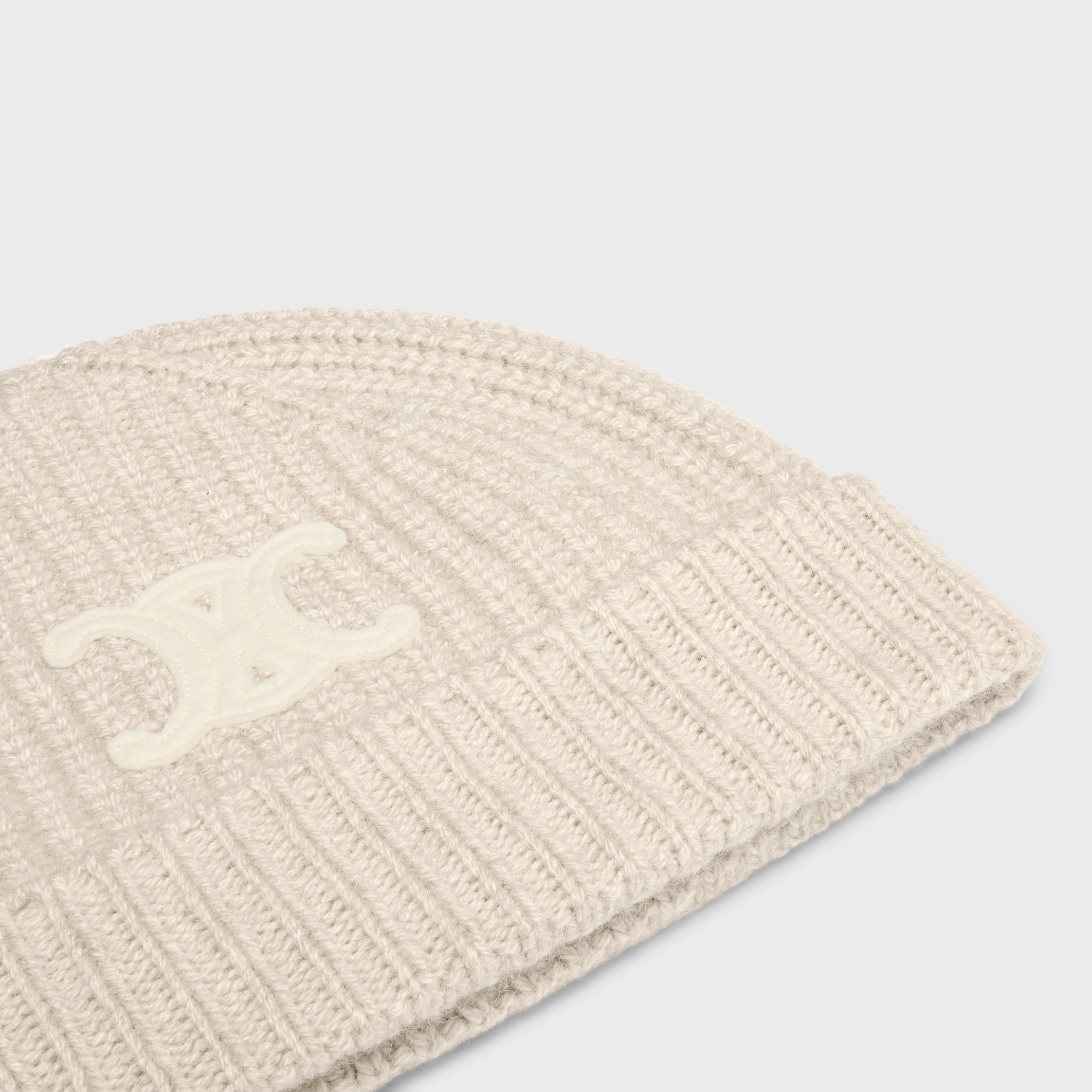 triomphe beanie in seamless cashmere - 3