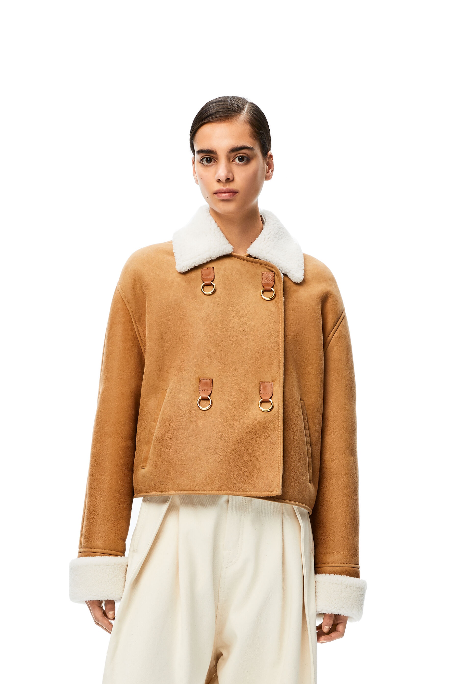 Cropped double-breasted jacket in shearling - 3