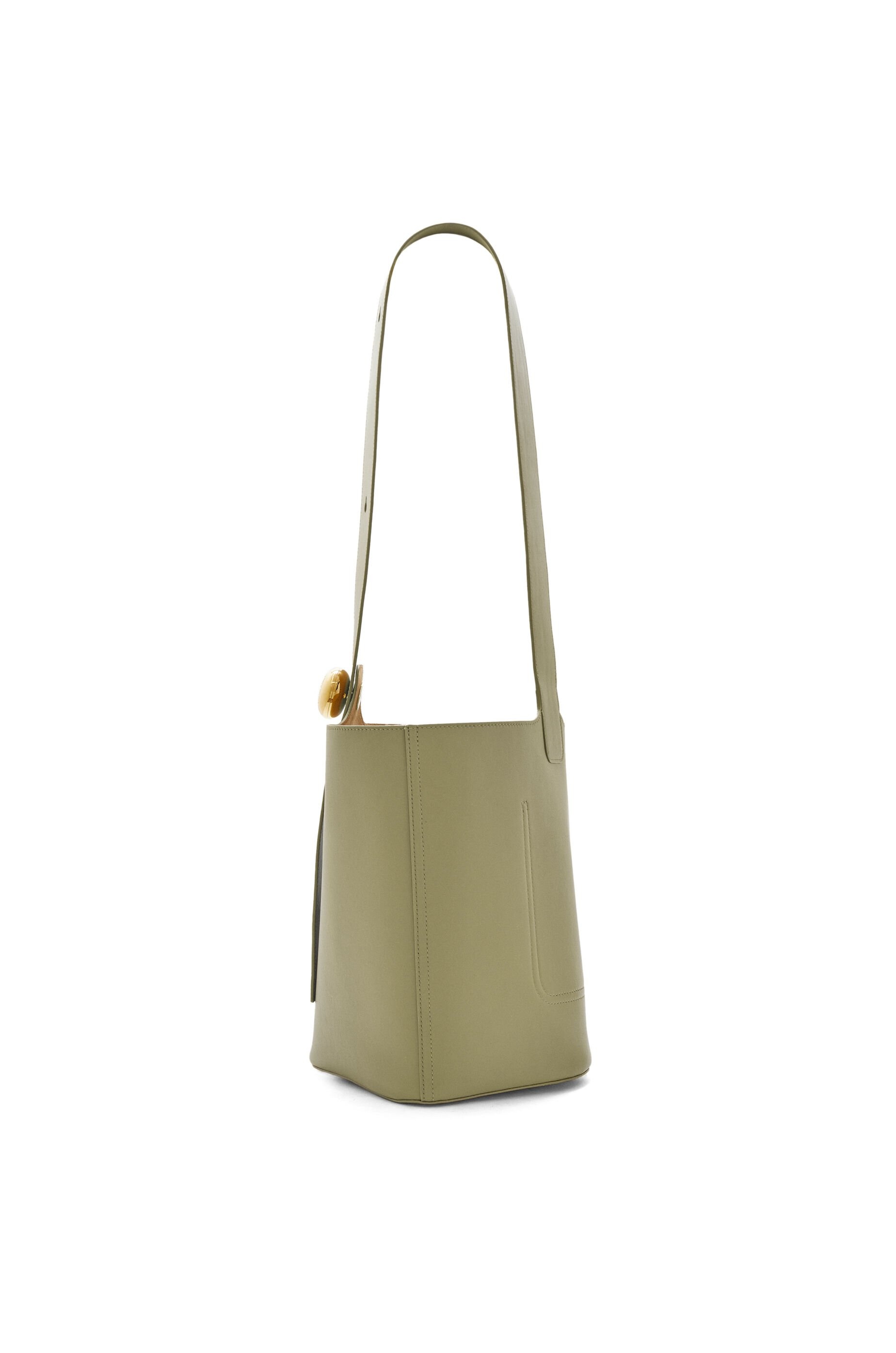 Medium Pebble bucket in mellow calfskin - 6